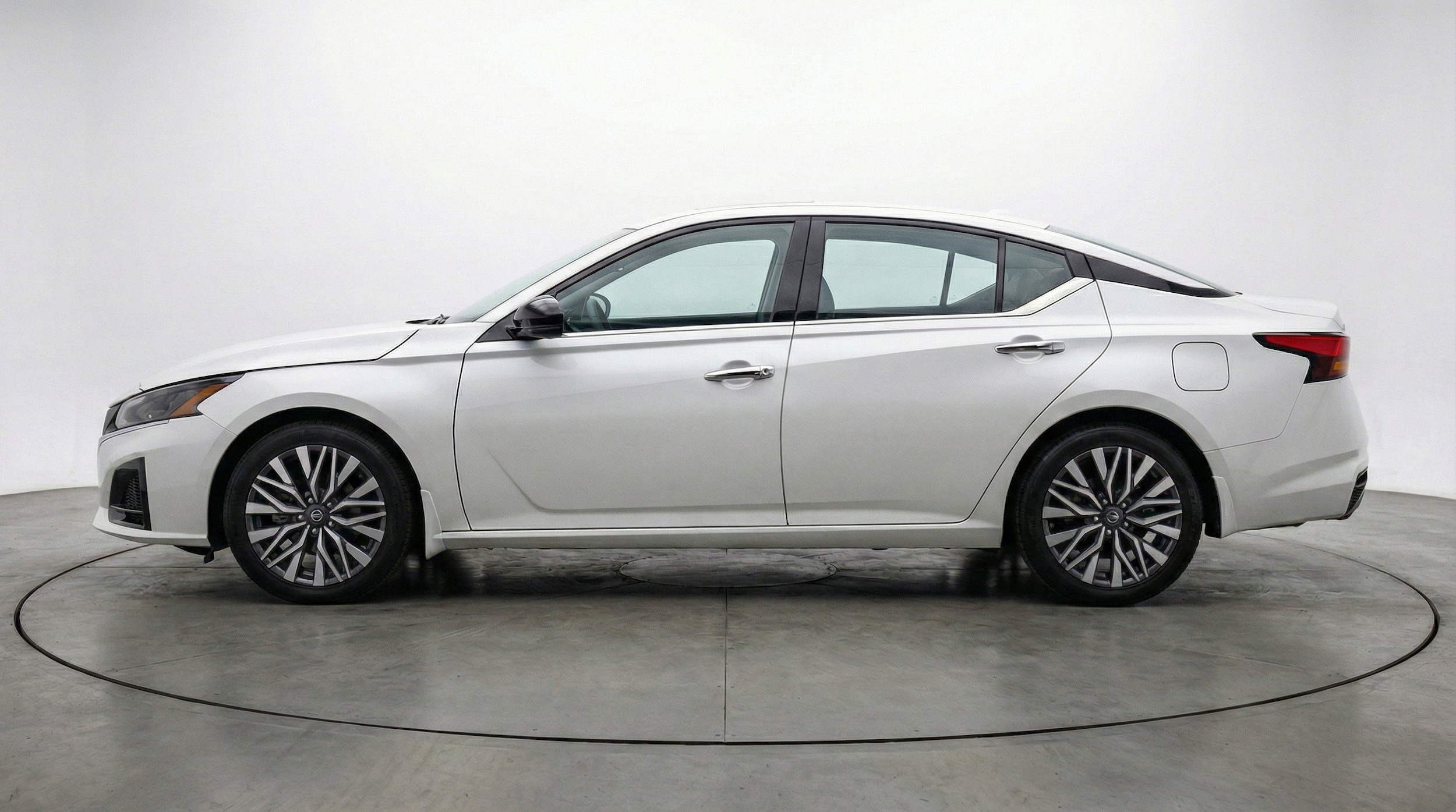 Thumbnail: 2025 Nissan Altima - 5