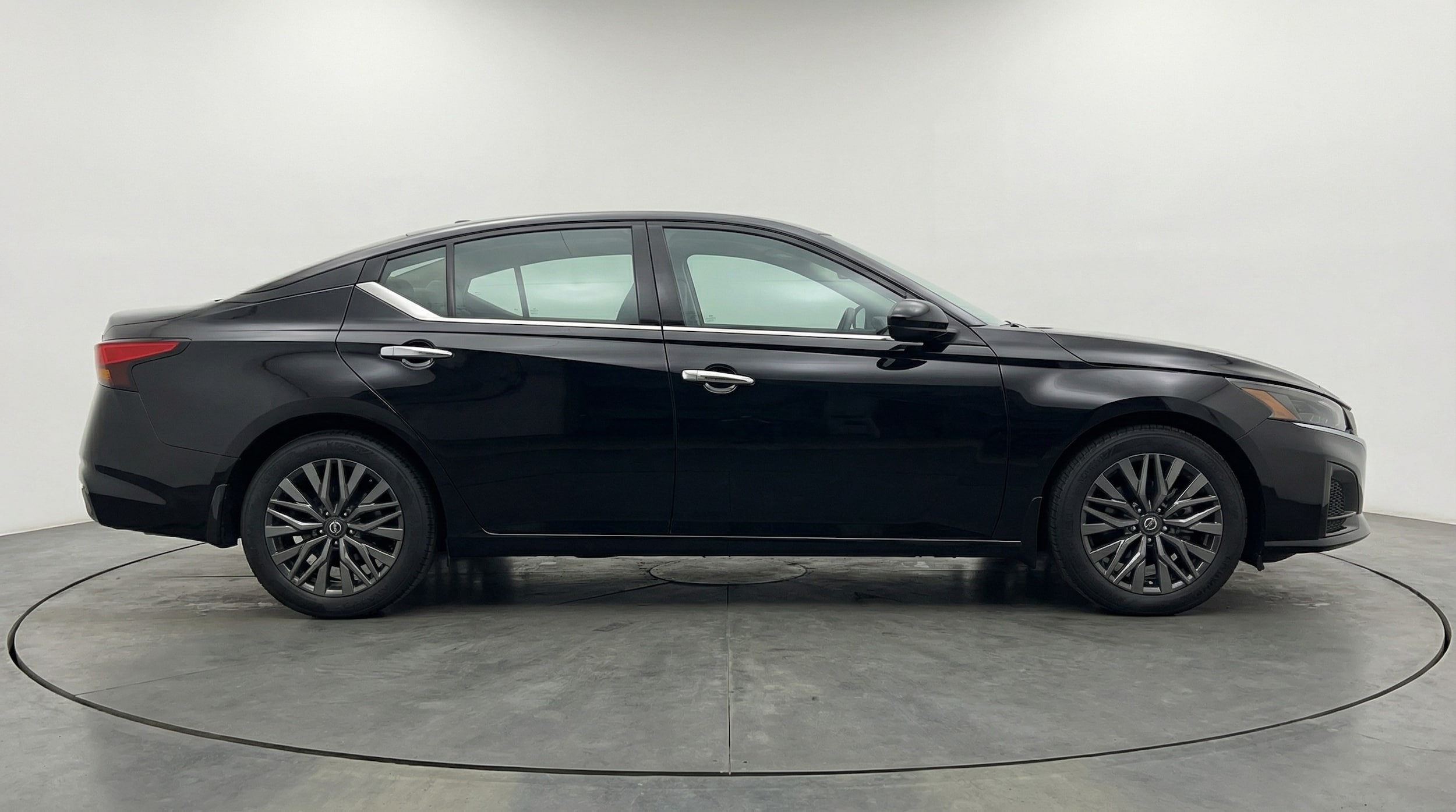 Thumbnail: 2025 Nissan Altima - 8