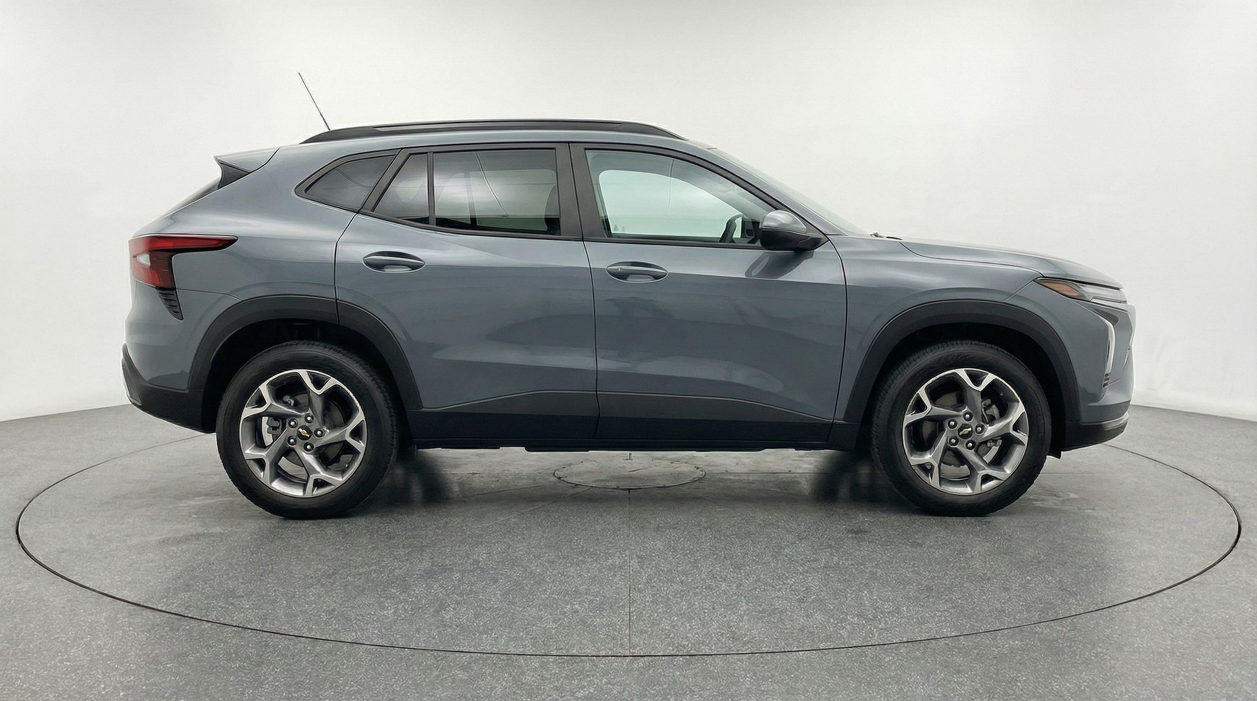 Thumbnail: 2025 Chevrolet Trax - 8