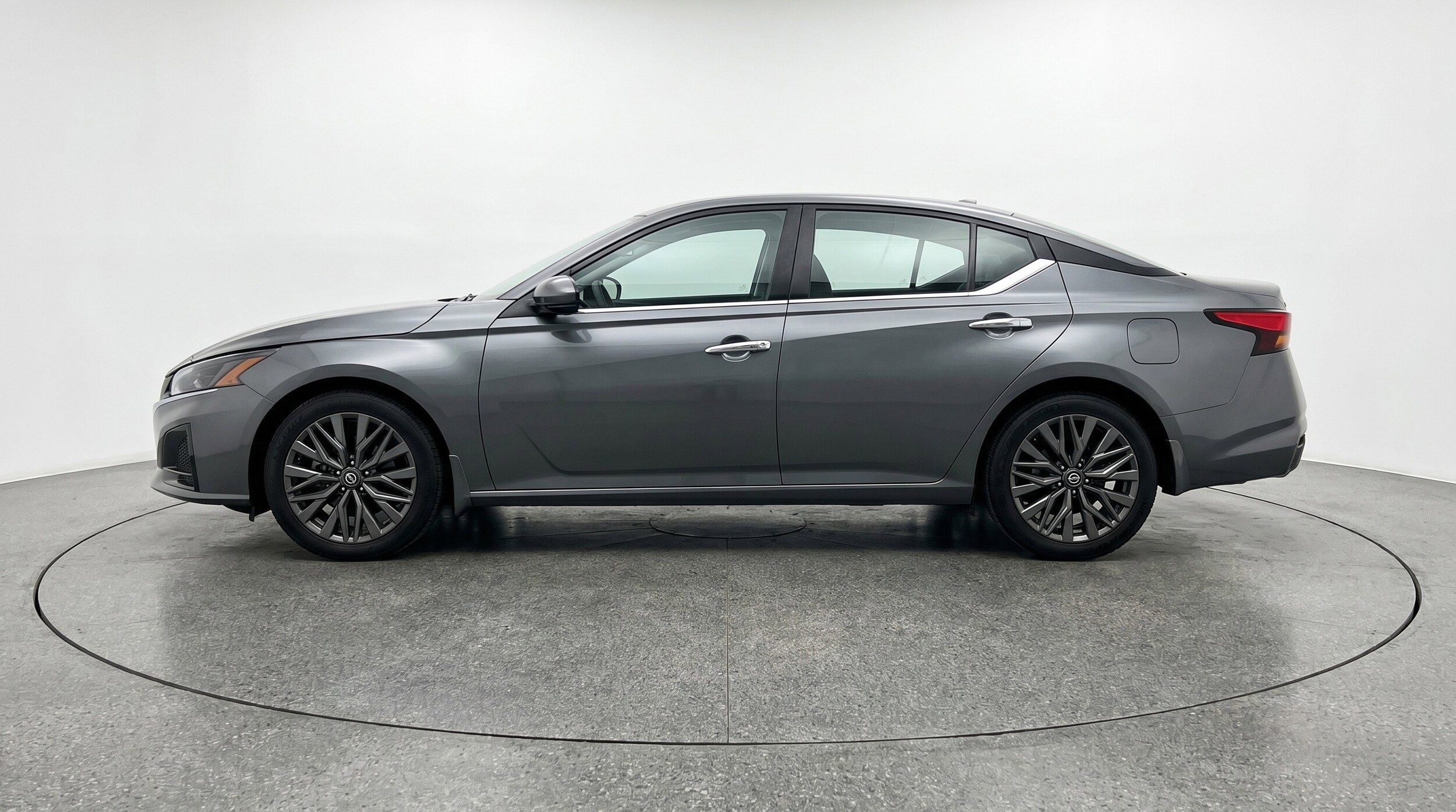Thumbnail: 2025 Nissan Altima - 5