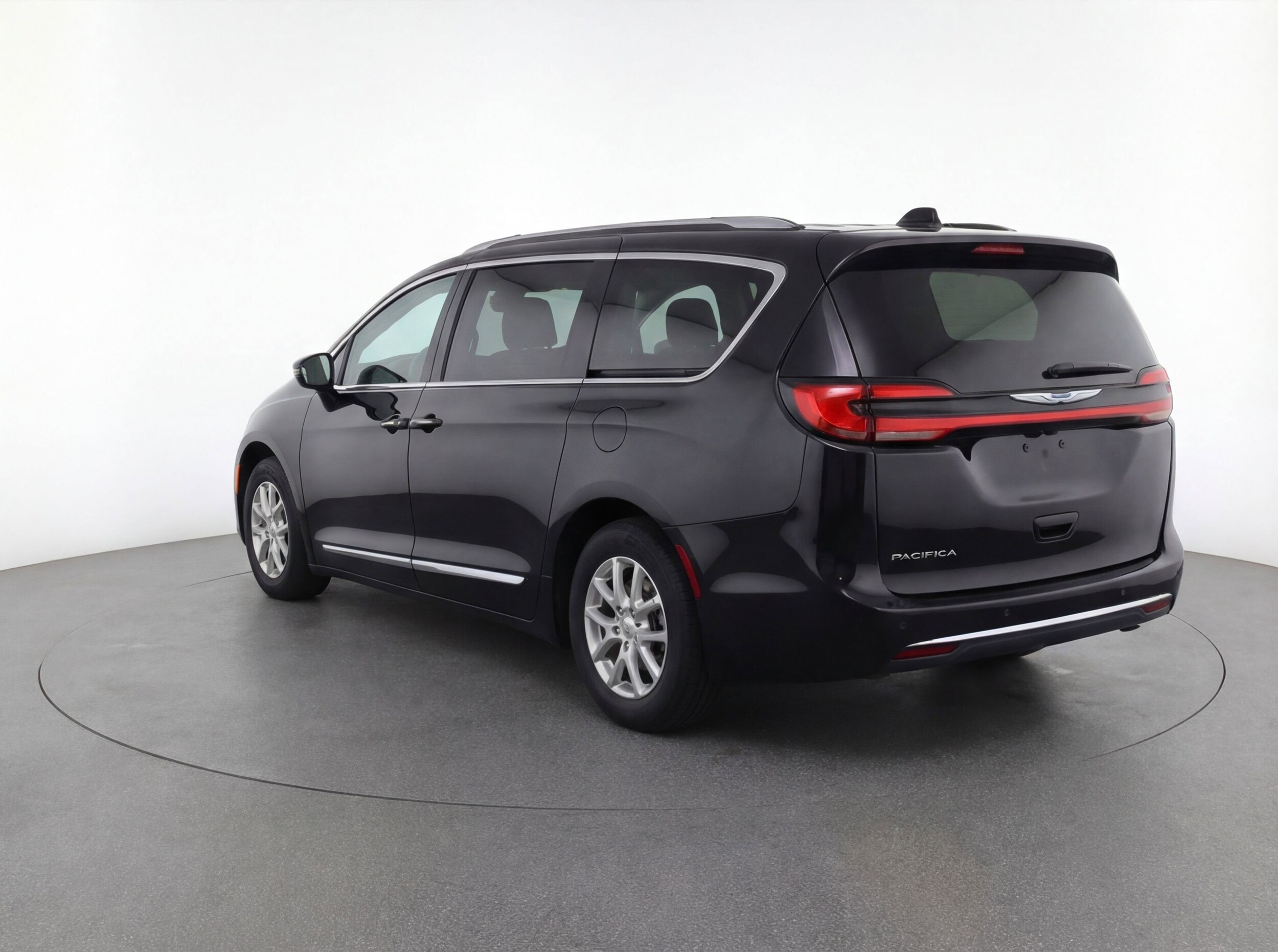 Thumbnail: 2024 Chrysler Pacifica - 6