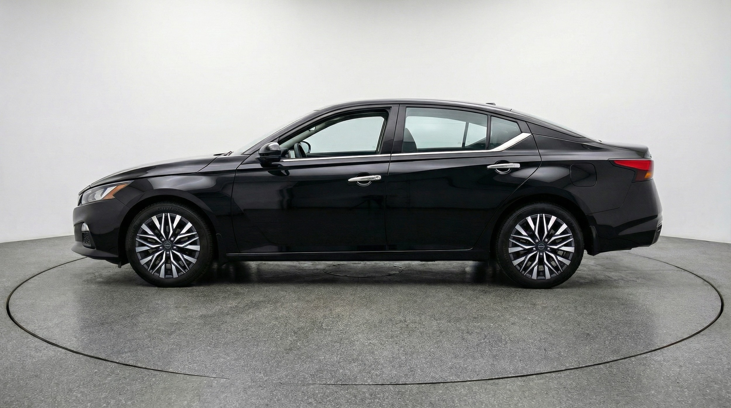 Thumbnail: 2025 Nissan Altima - 4