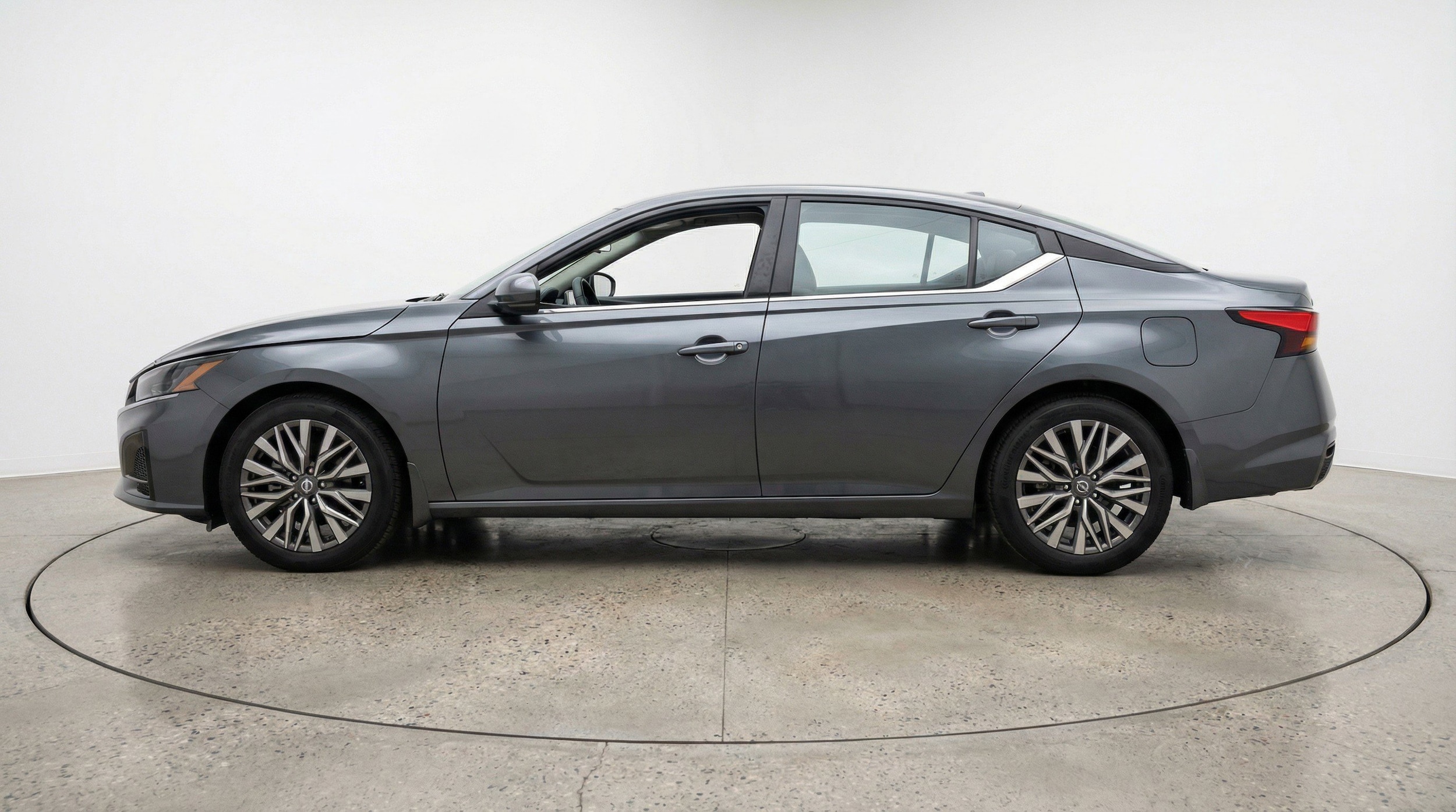 Thumbnail: 2025 Nissan Altima - 5