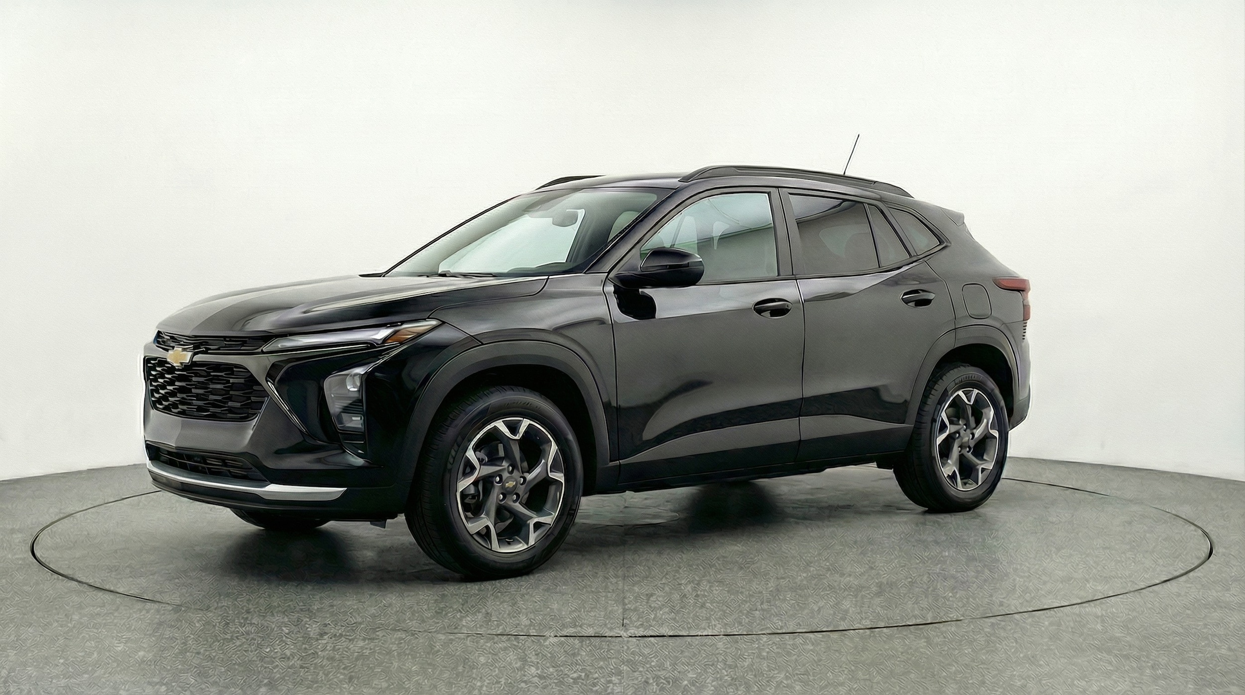 Thumbnail: 2025 Chevrolet Trax - 3