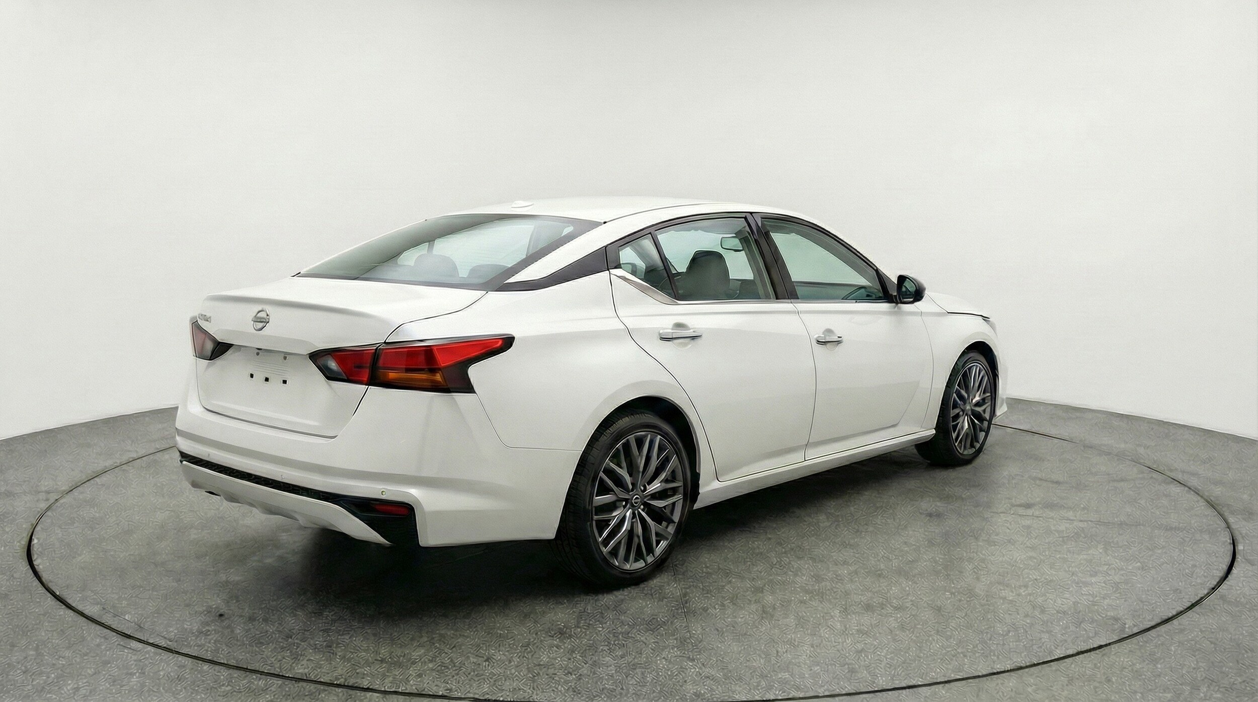 Thumbnail: 2025 Nissan Altima - 9