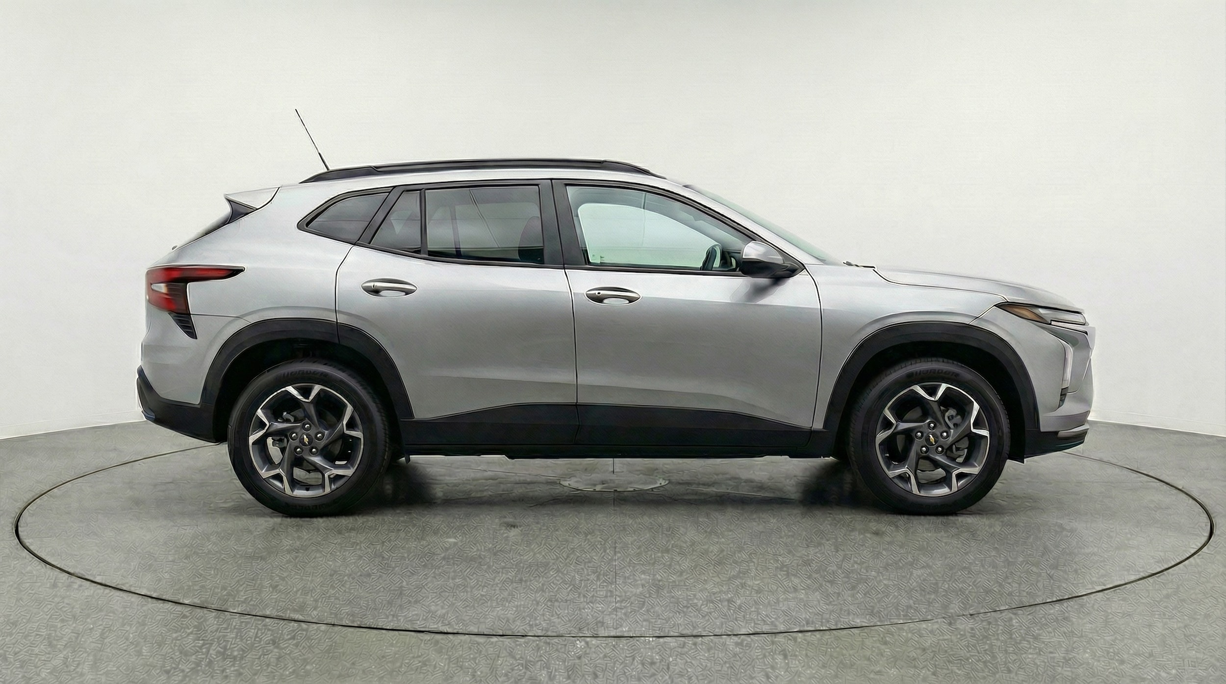 Thumbnail: 2025 Chevrolet Trax - 8