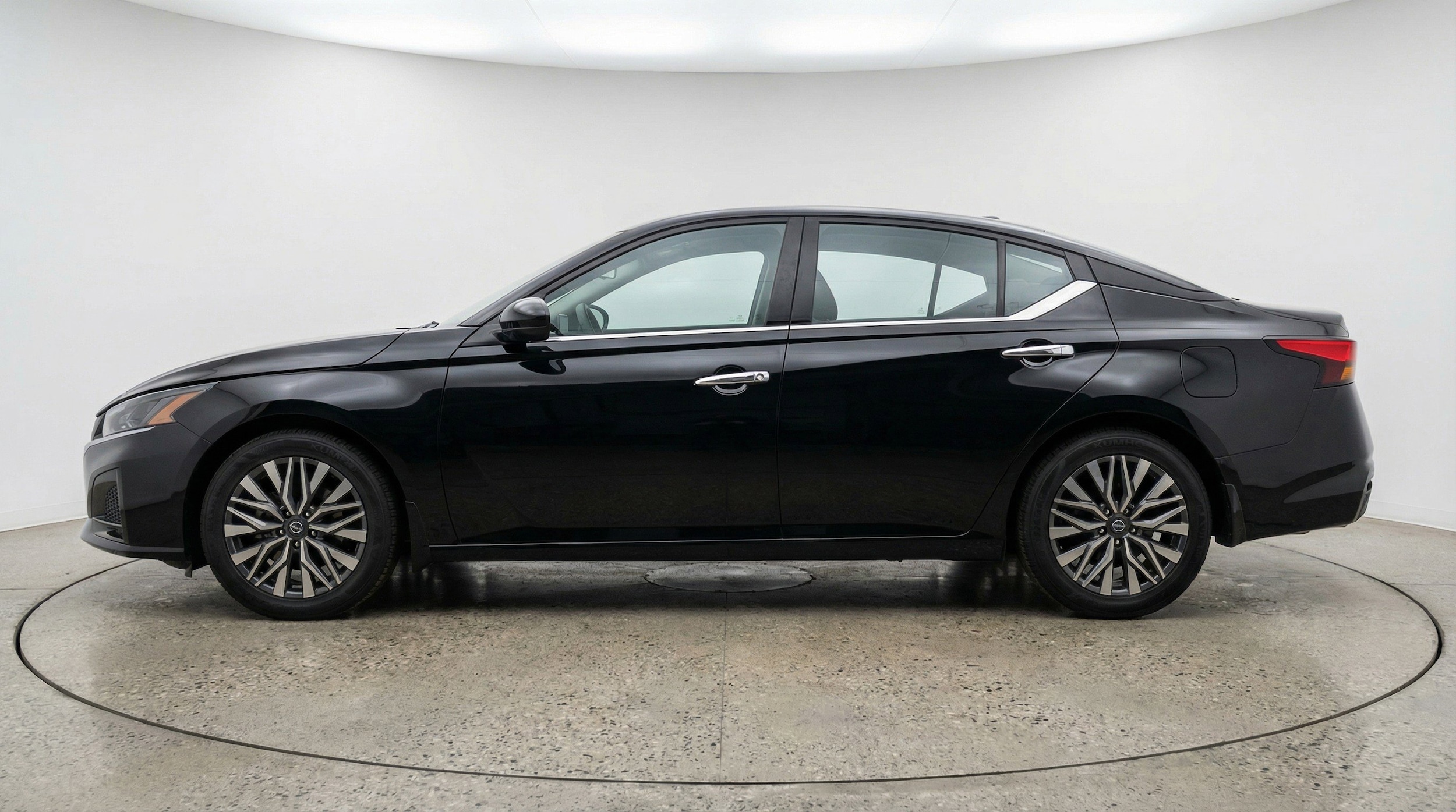 Thumbnail: 2025 Nissan Altima - 5