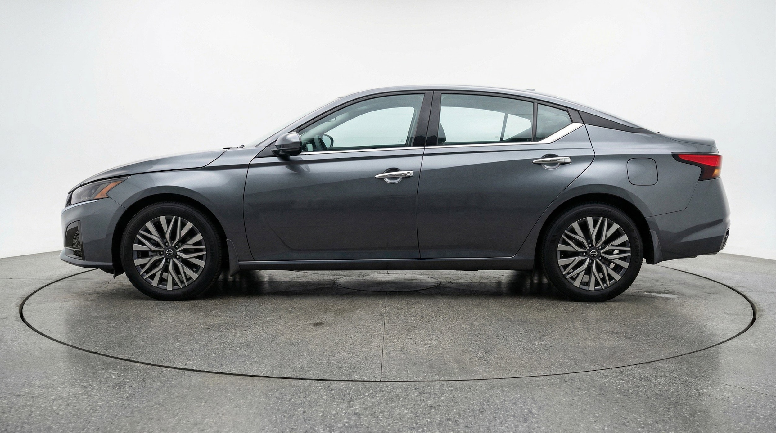 Thumbnail: 2025 Nissan Altima - 5