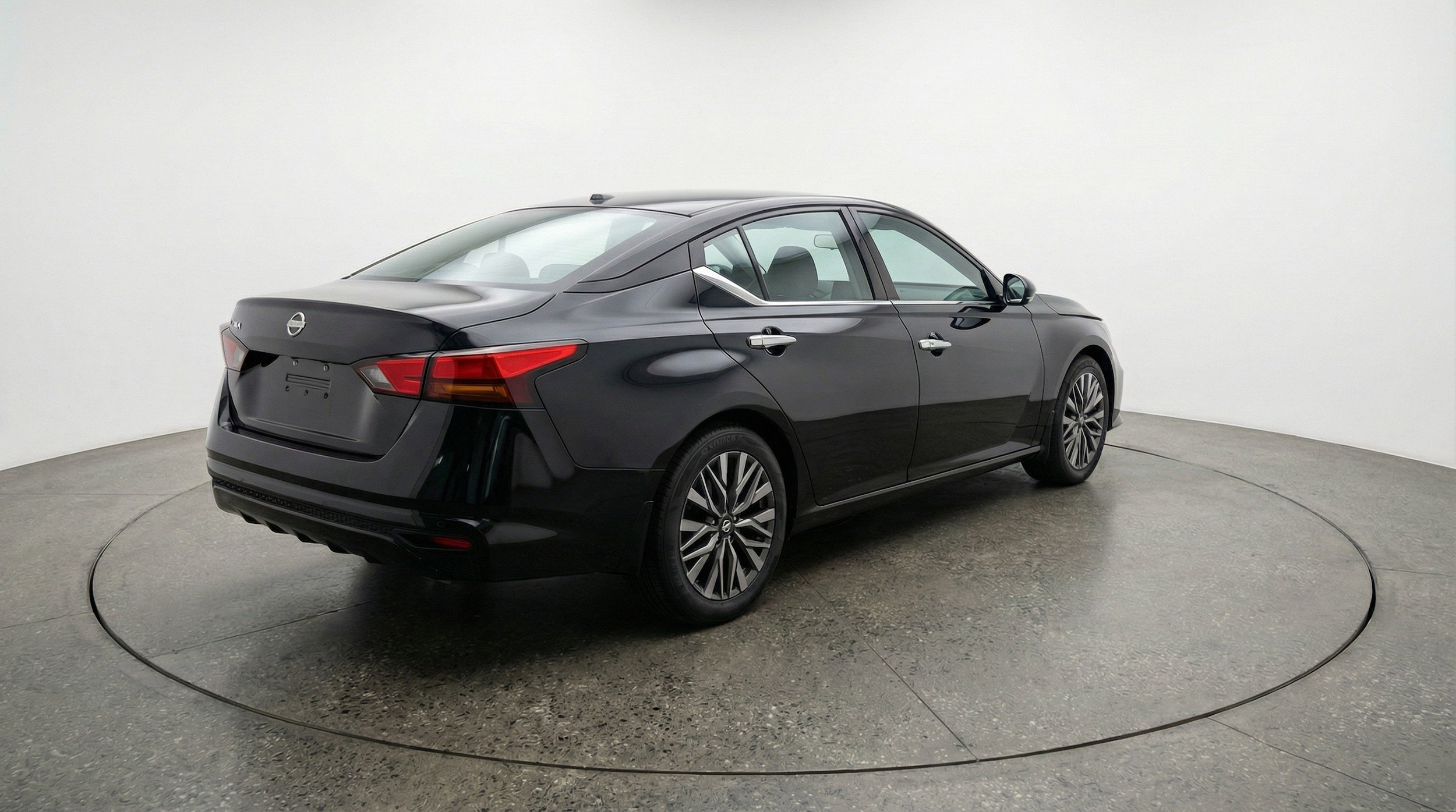 Thumbnail: 2025 Nissan Altima - 9