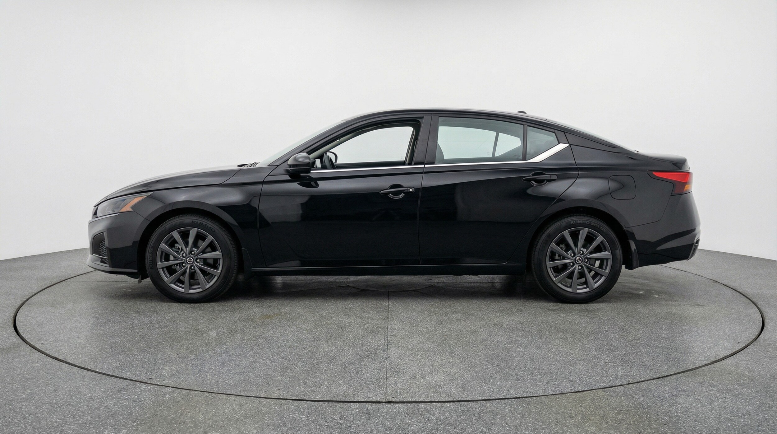 Thumbnail: 2025 Nissan Altima - 4