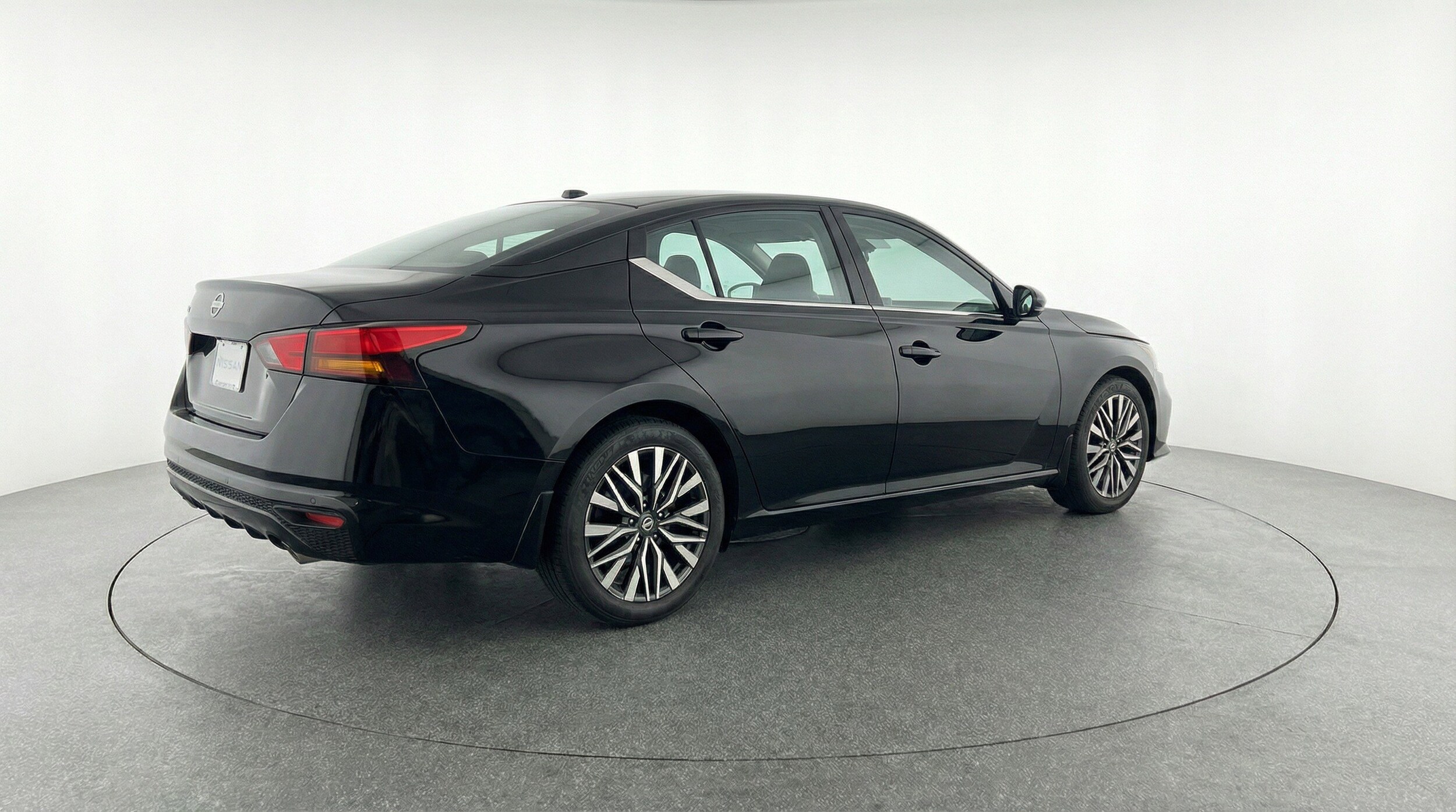 Thumbnail: 2025 Nissan Altima - 9