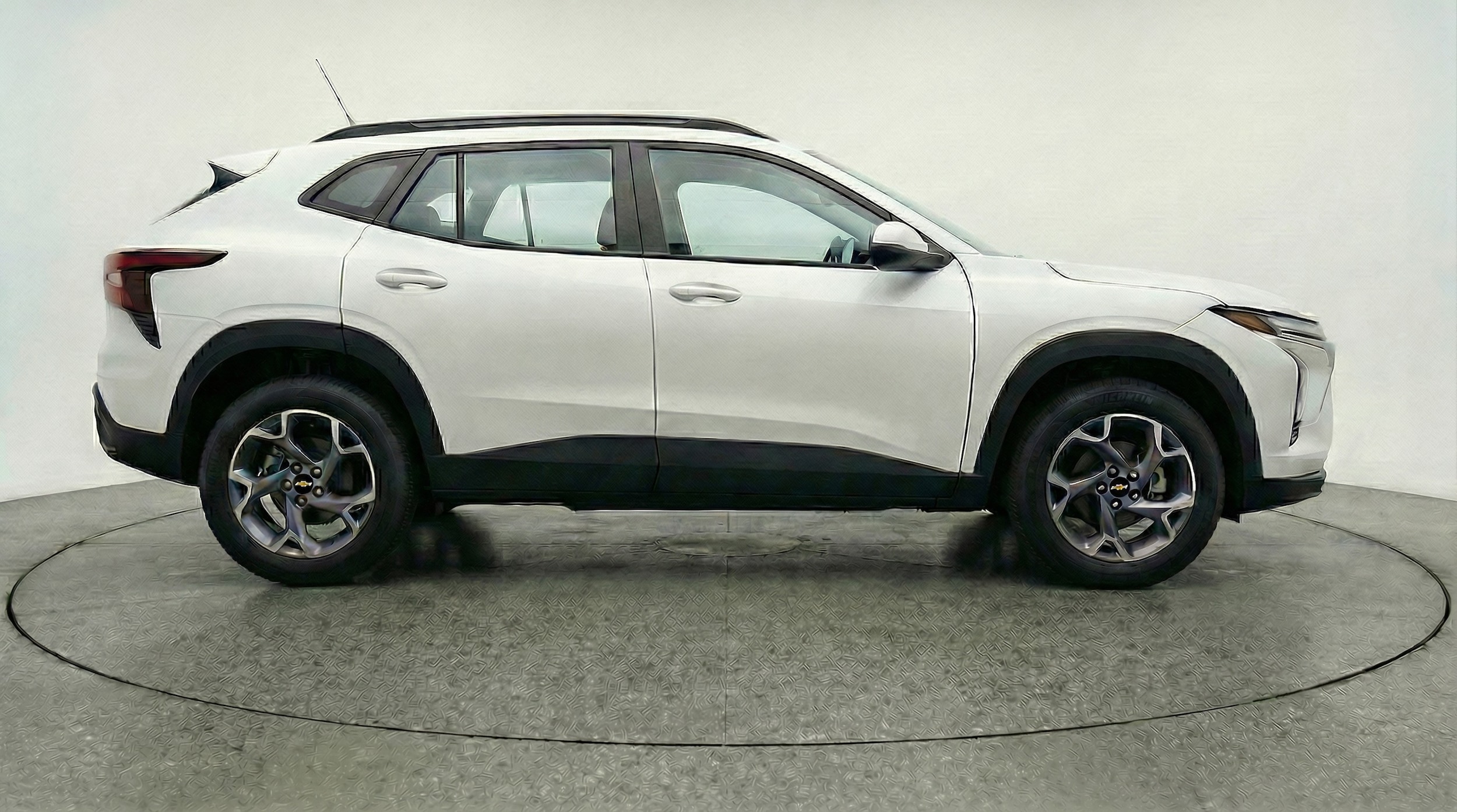 Thumbnail: 2025 Chevrolet Trax - 8