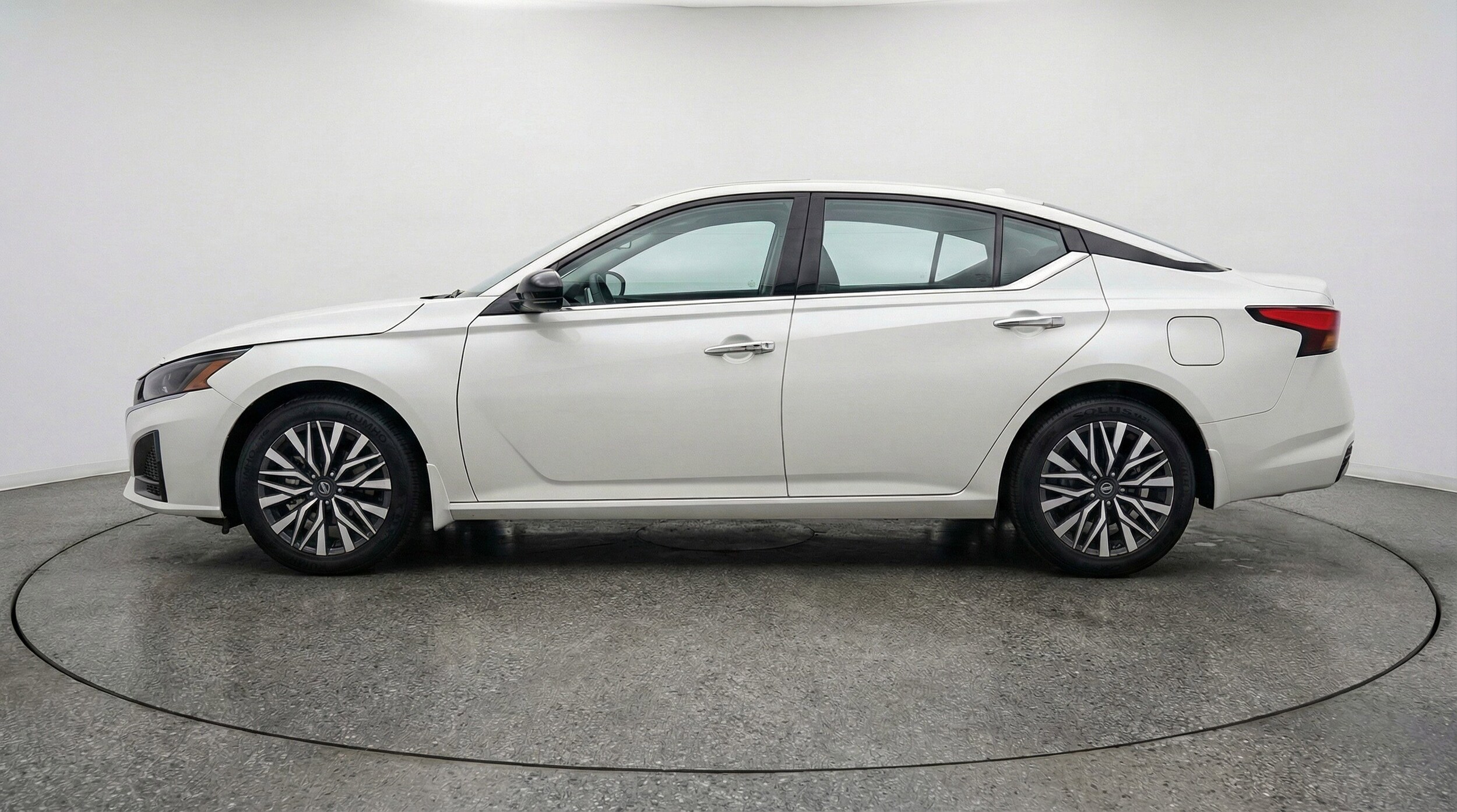 Thumbnail: 2025 Nissan Altima - 5