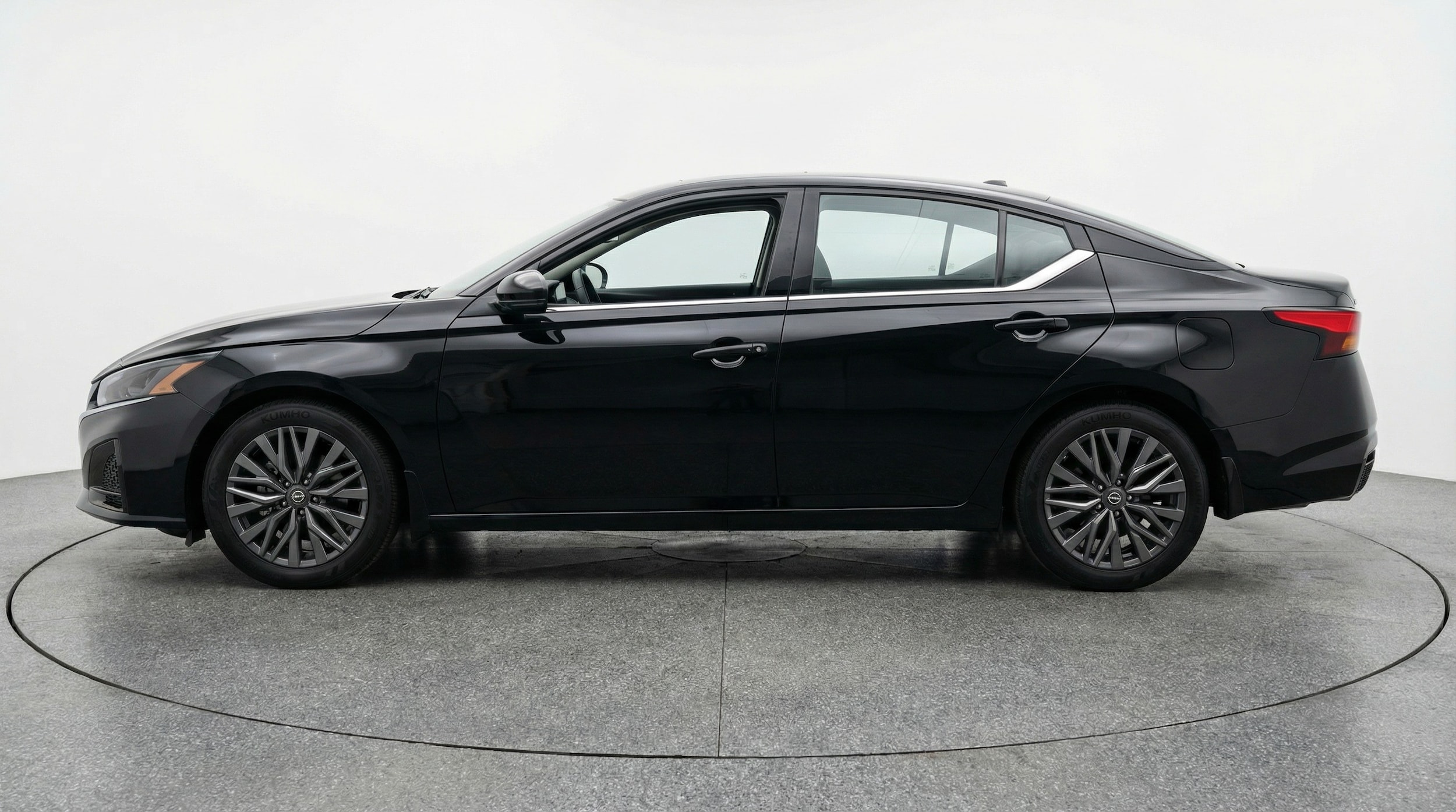 Thumbnail: 2025 Nissan Altima - 4