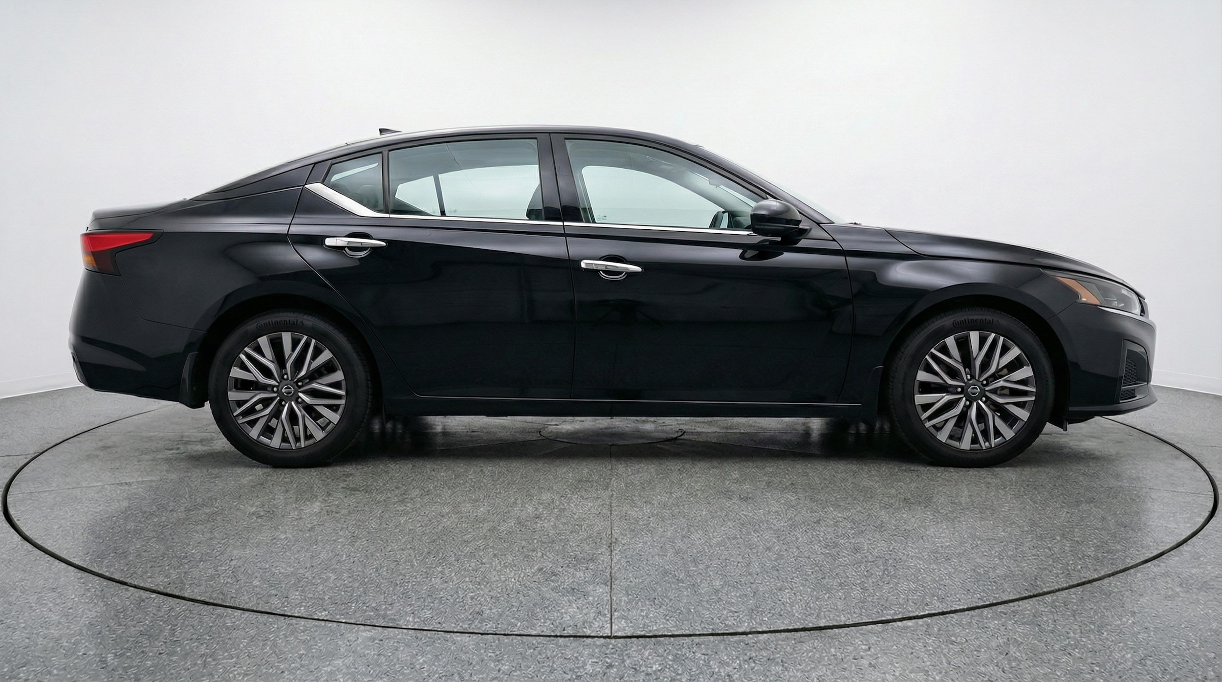 Thumbnail: 2025 Nissan Altima - 8