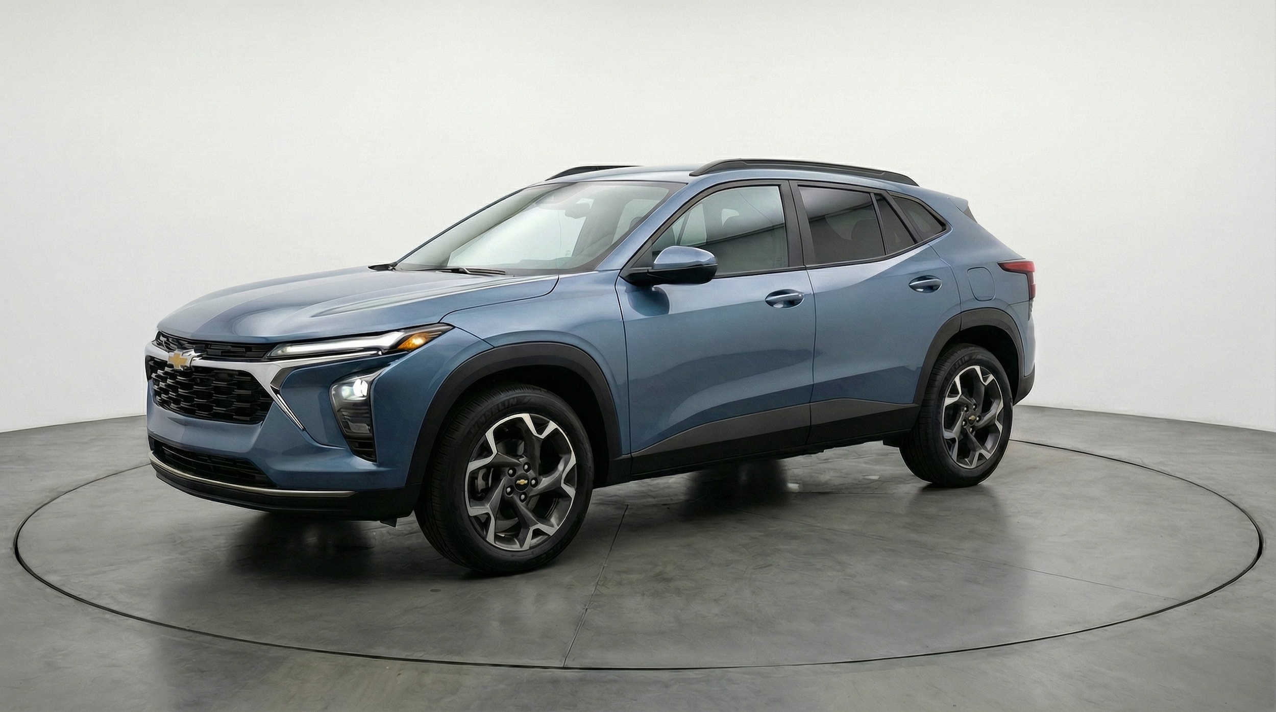 Thumbnail: 2025 Chevrolet Trax - 3