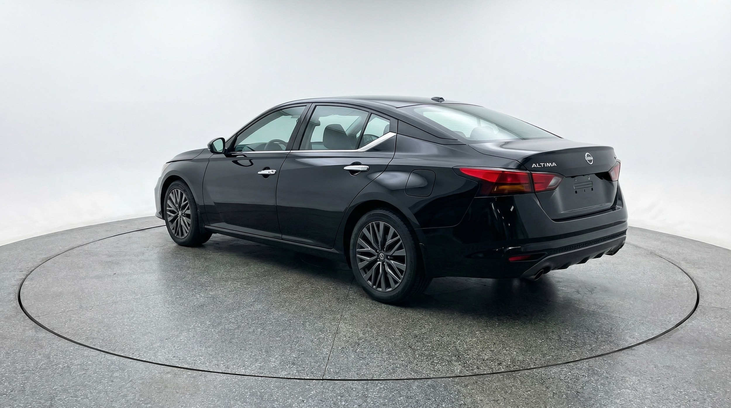 Thumbnail: 2025 Nissan Altima - 5