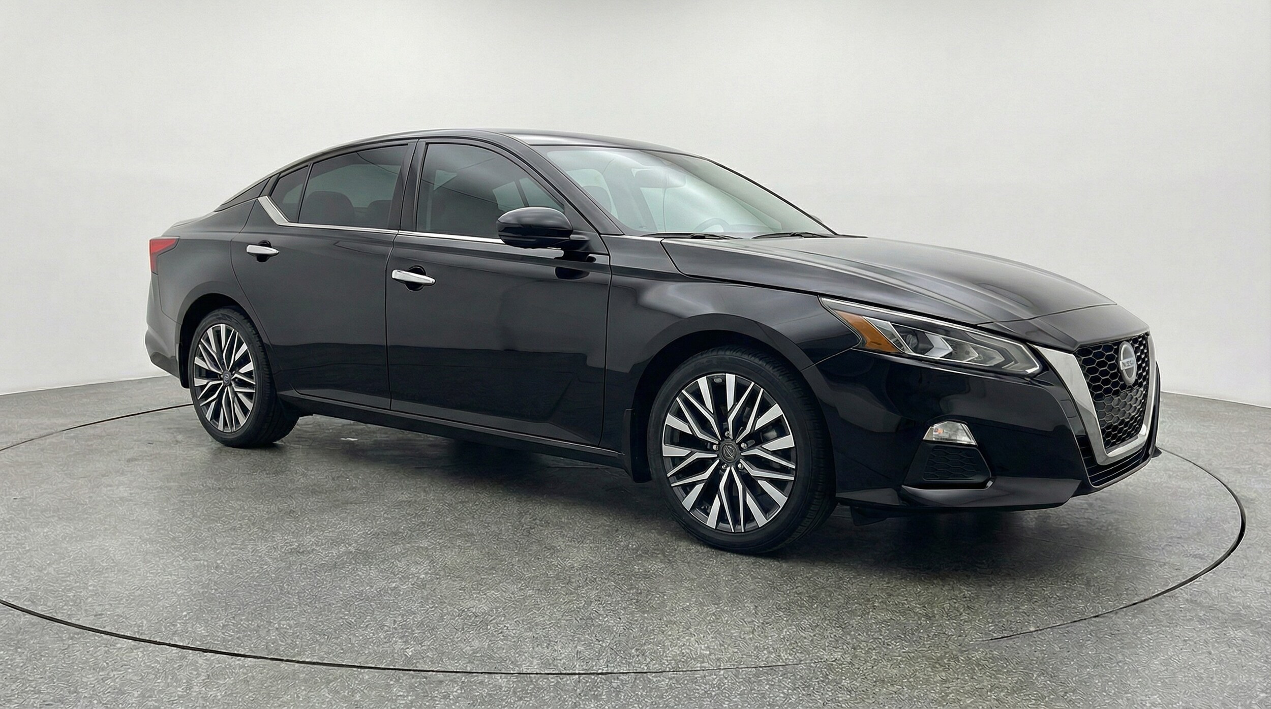 Thumbnail: 2025 Nissan Altima - 1