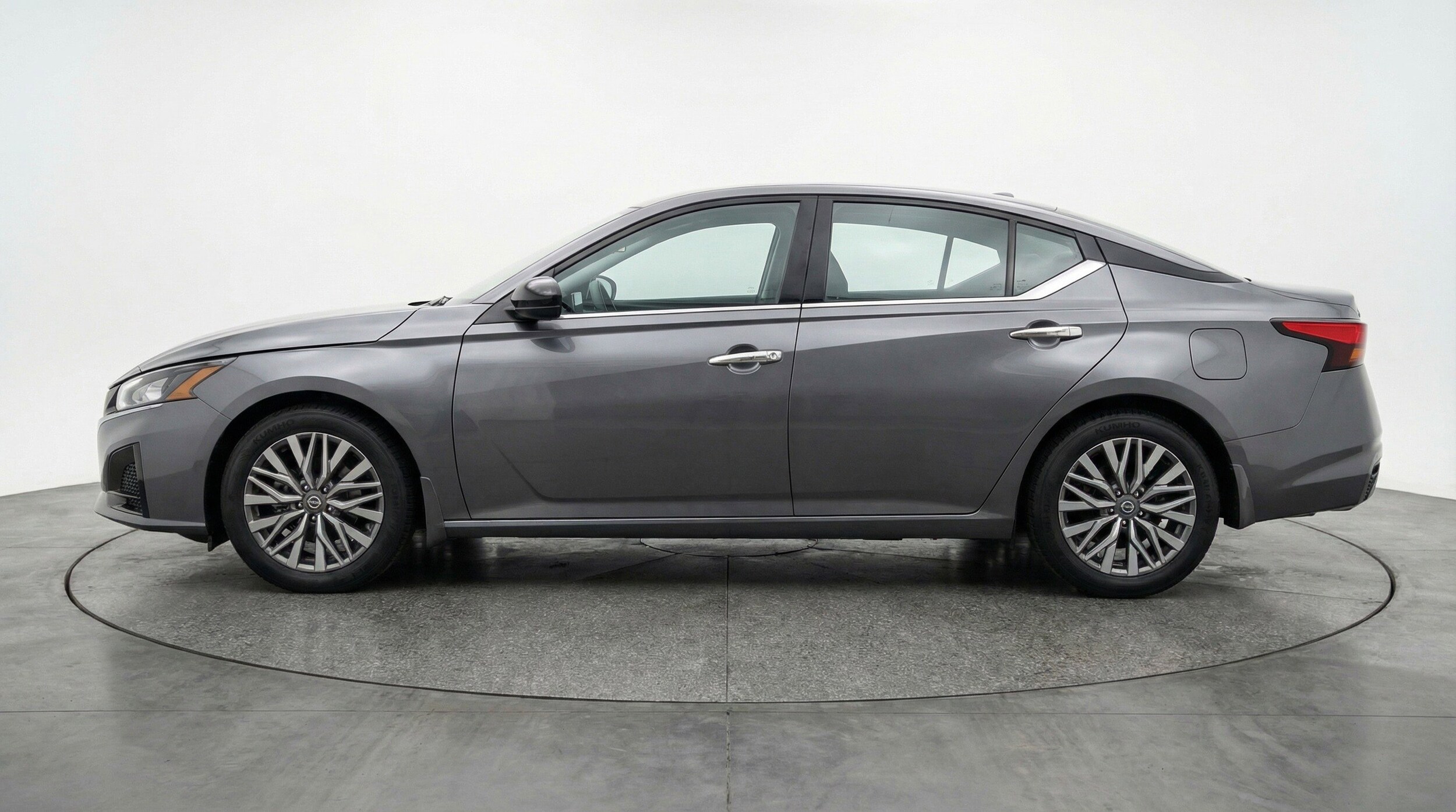Thumbnail: 2025 Nissan Altima - 5
