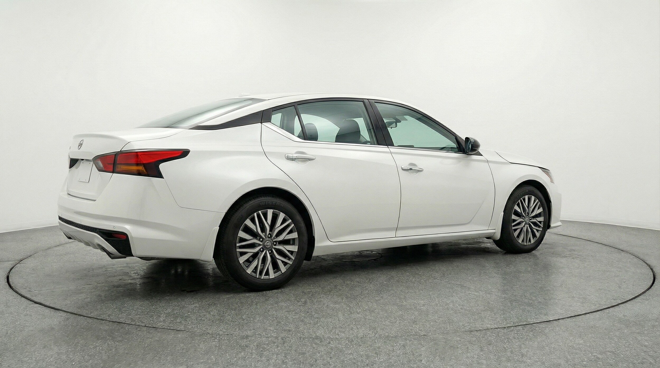 Thumbnail: 2025 Nissan Altima - 9