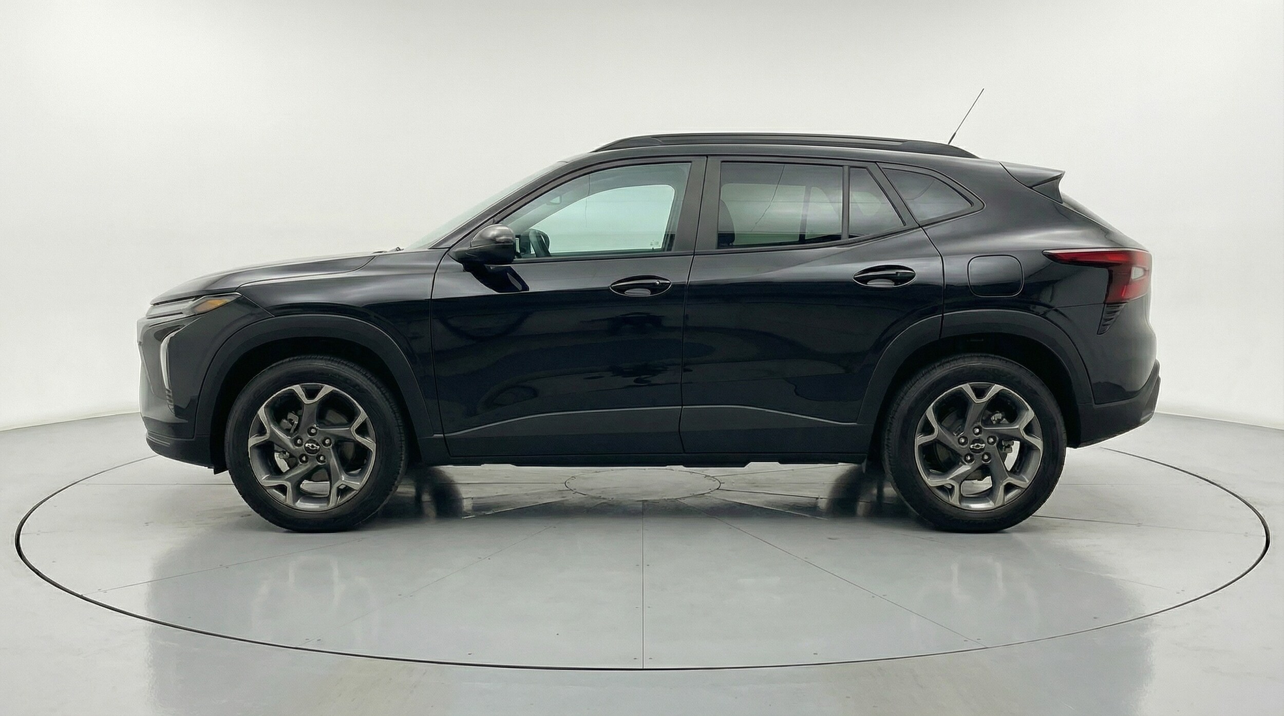 Thumbnail: 2025 Chevrolet Trax - 4