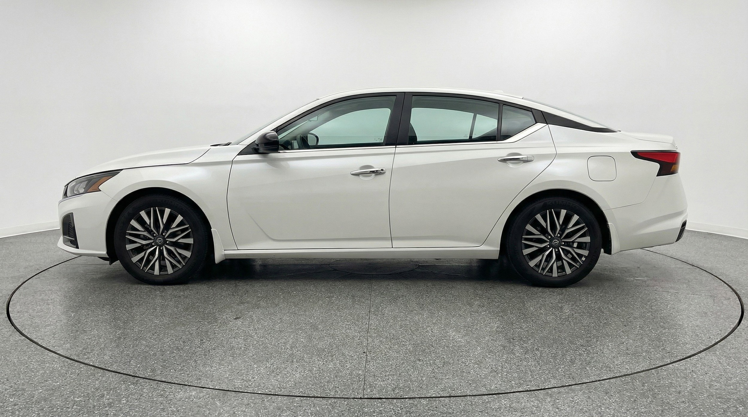 Thumbnail: 2025 Nissan Altima - 5
