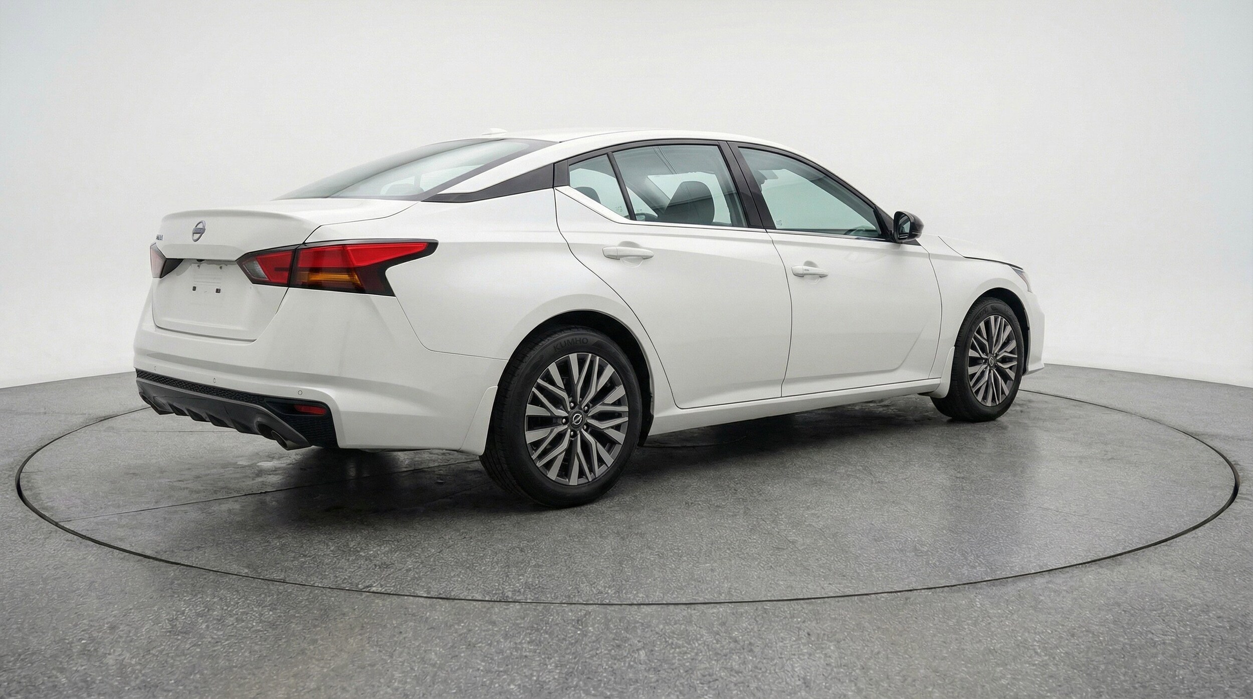 Thumbnail: 2025 Nissan Altima - 9