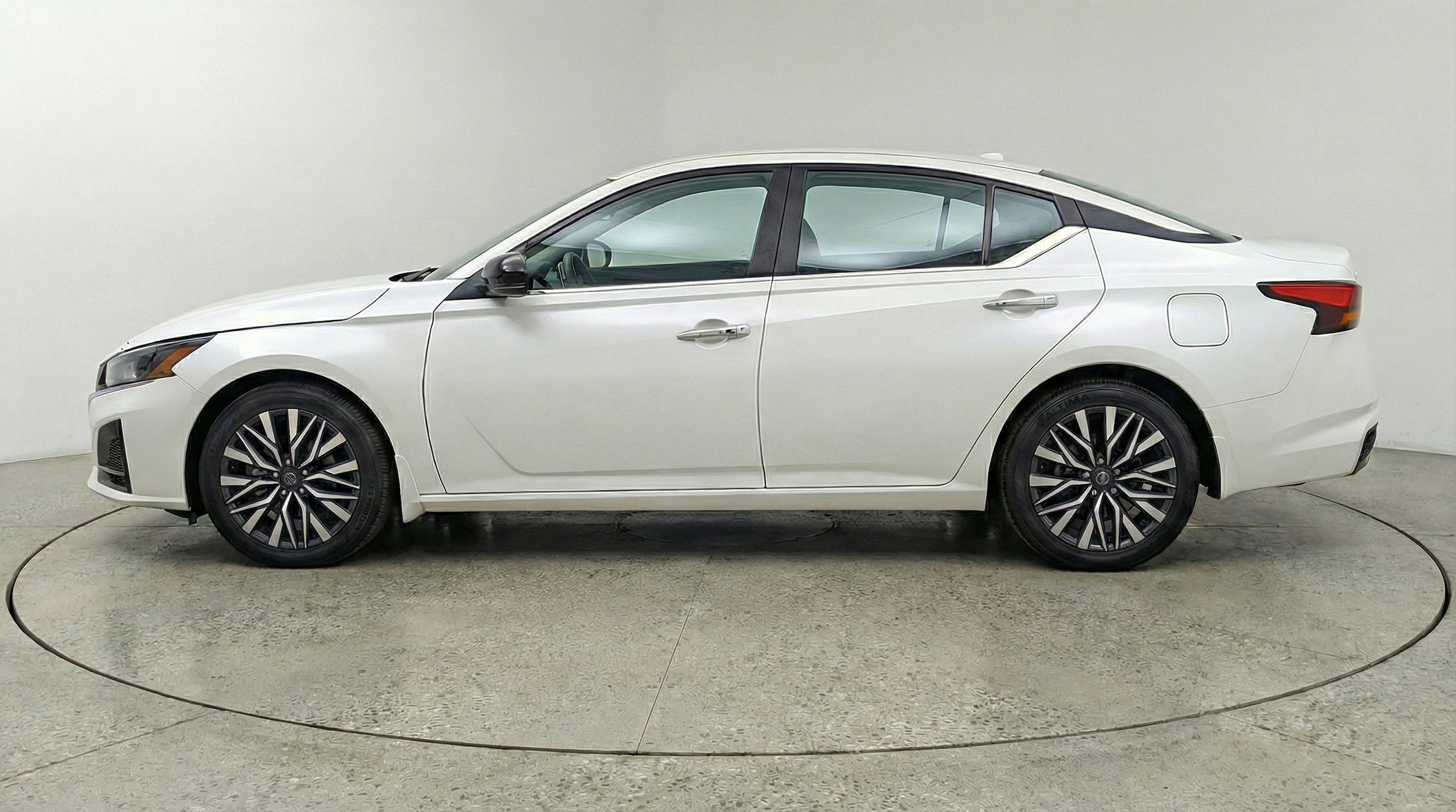 Thumbnail: 2025 Nissan Altima - 5