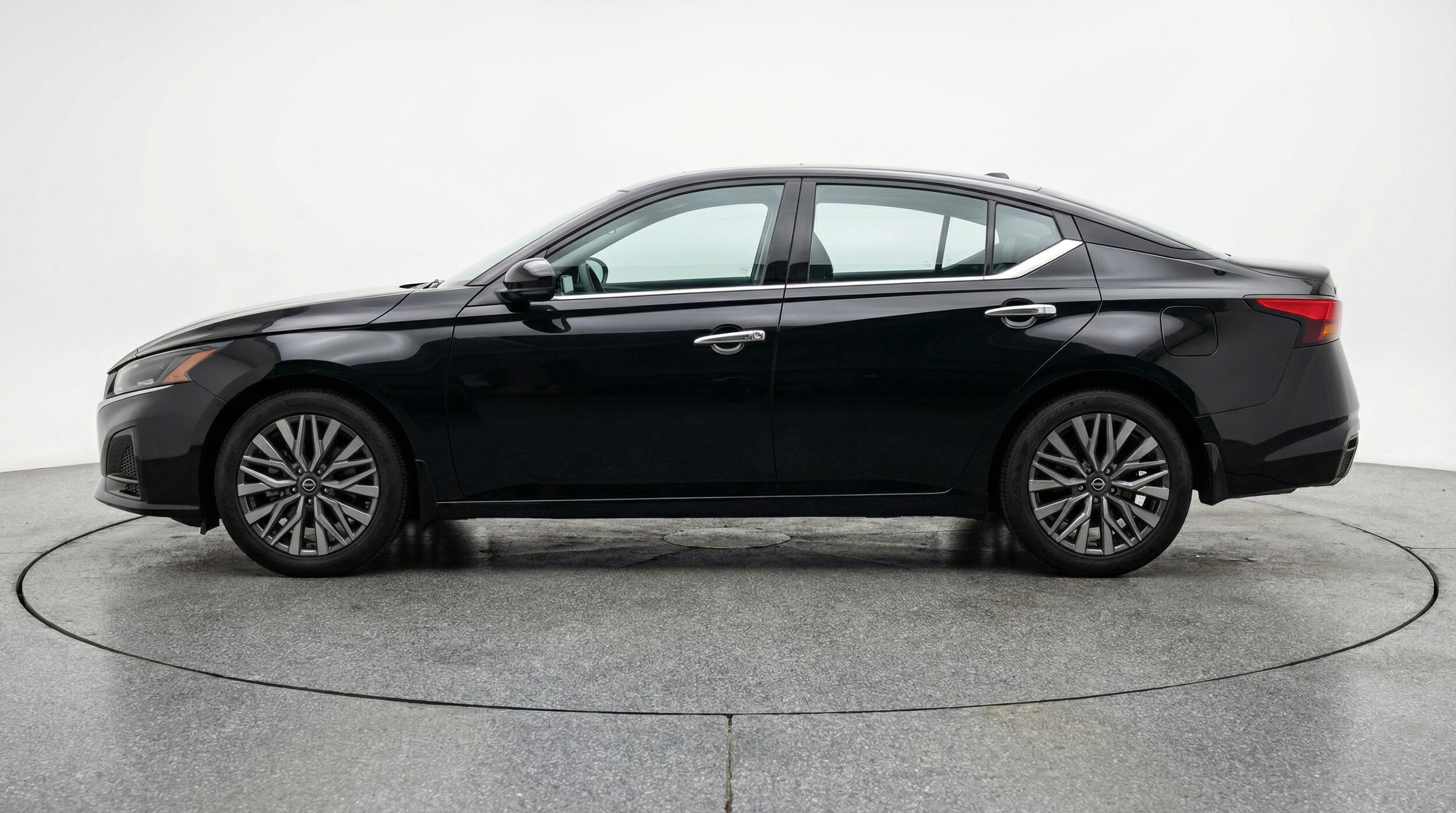 Thumbnail: 2025 Nissan Altima - 4