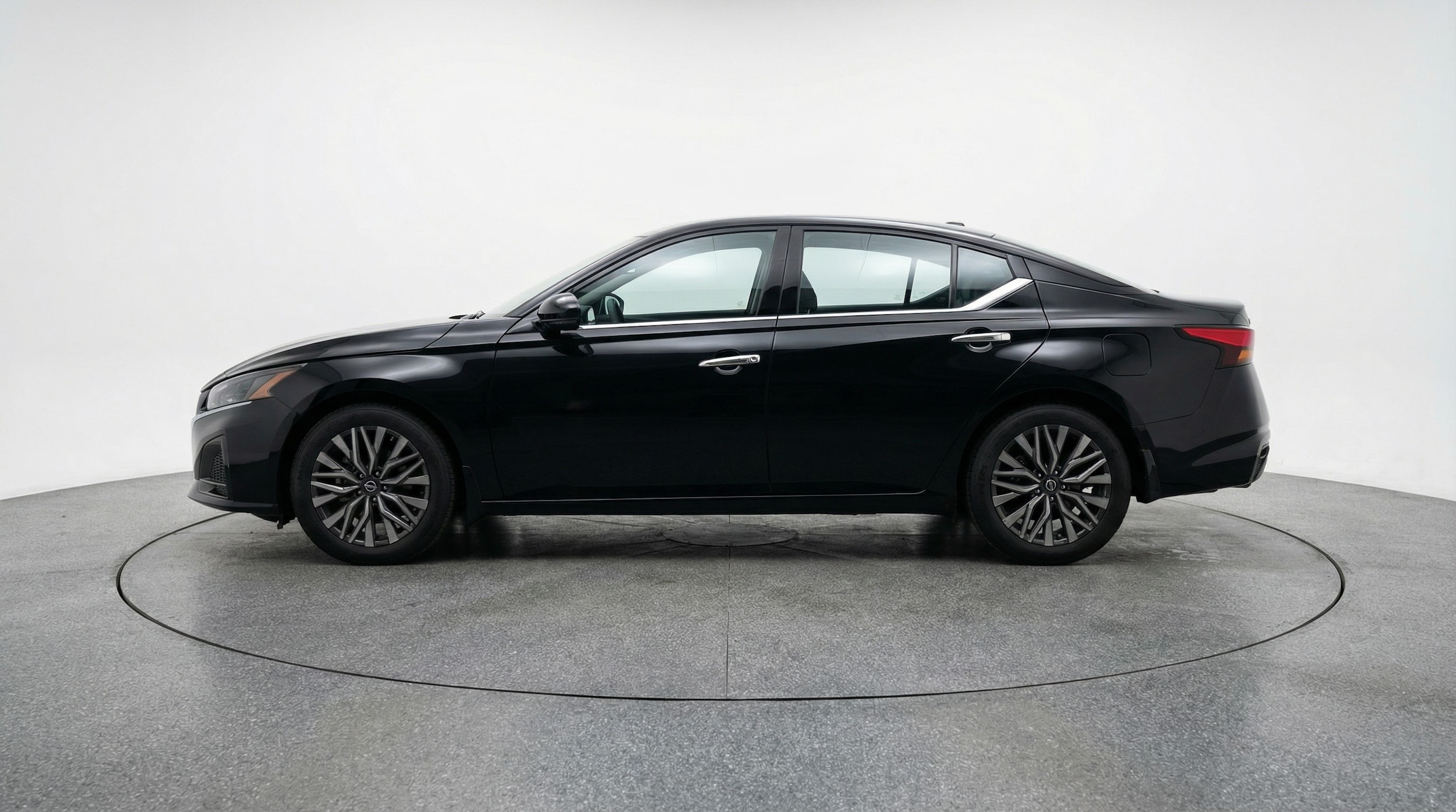 Thumbnail: 2025 Nissan Altima - 4