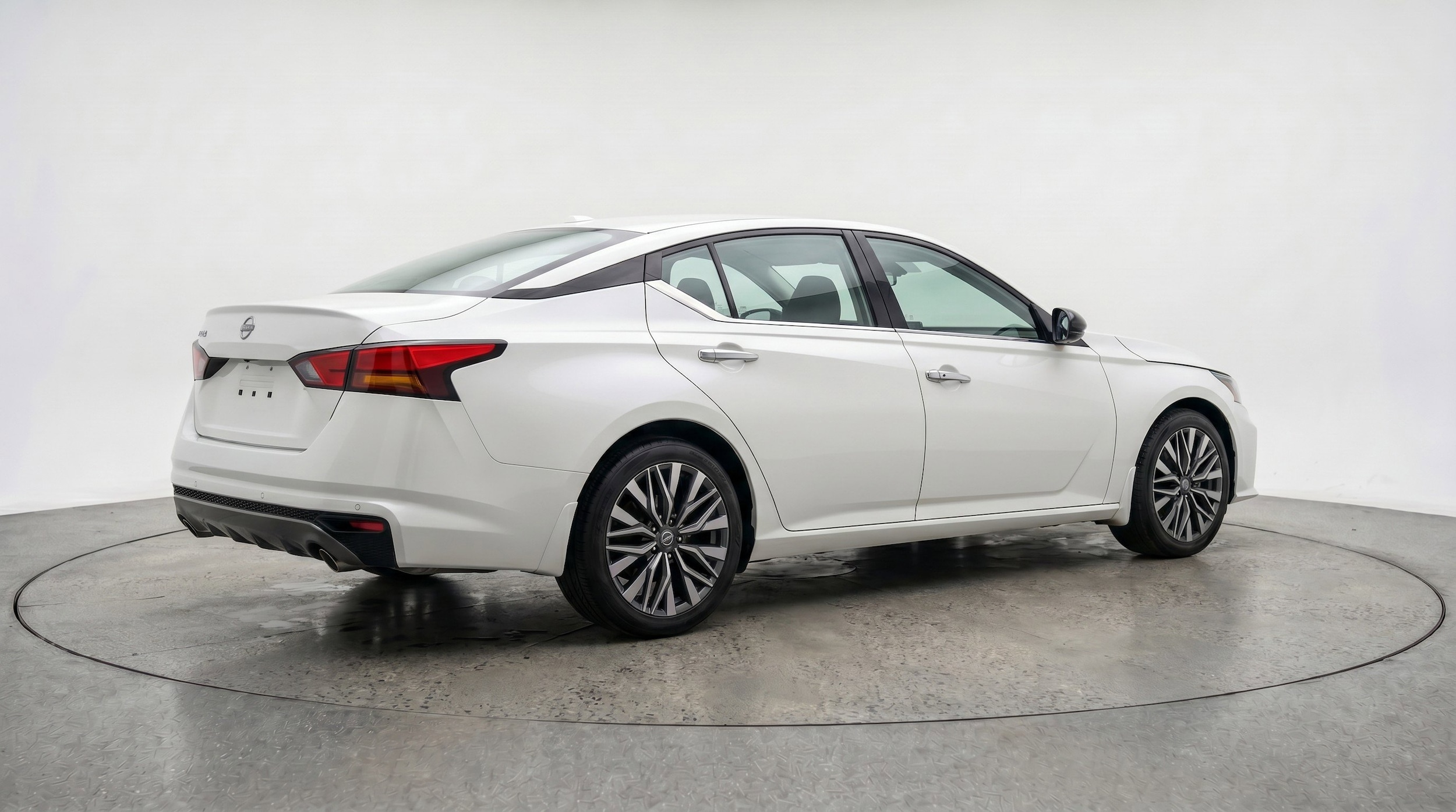 Thumbnail: 2025 Nissan Altima - 9