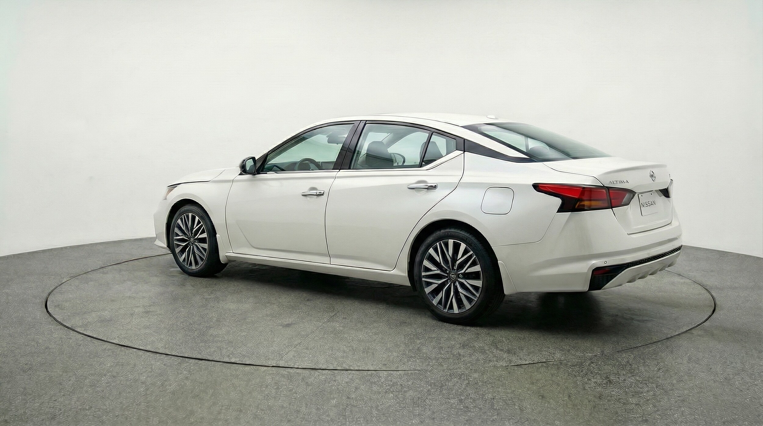 Thumbnail: 2025 Nissan Altima - 5