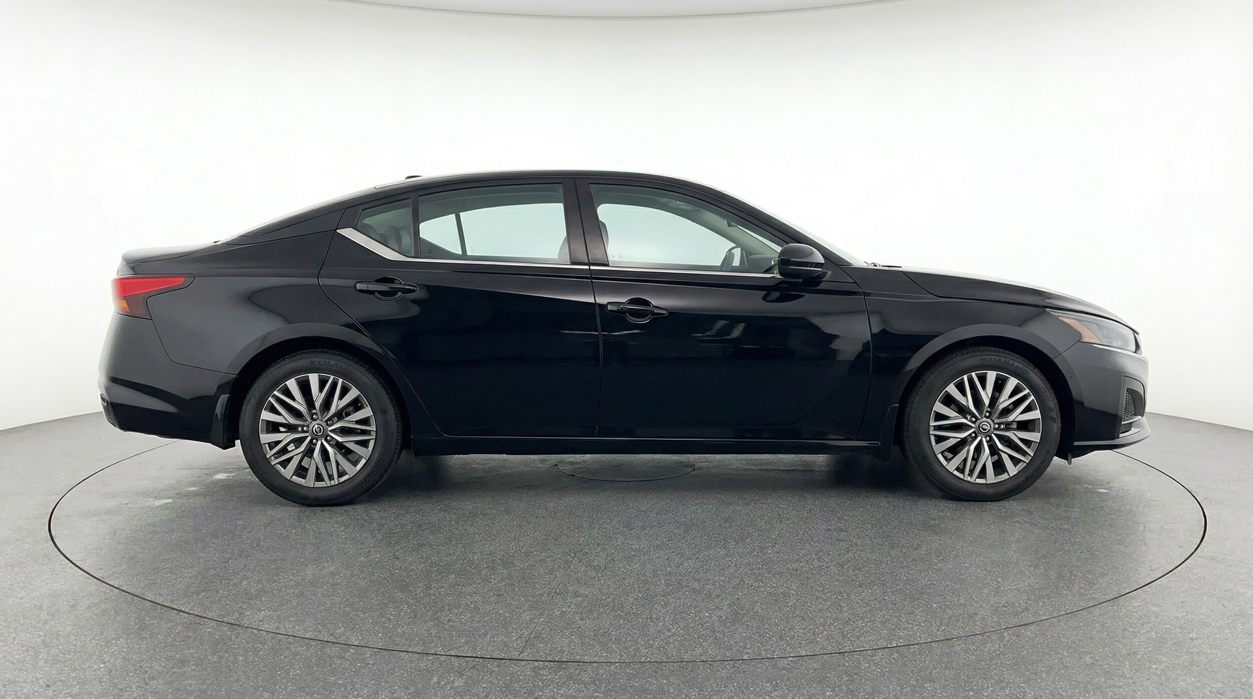 Thumbnail: 2025 Nissan Altima - 8