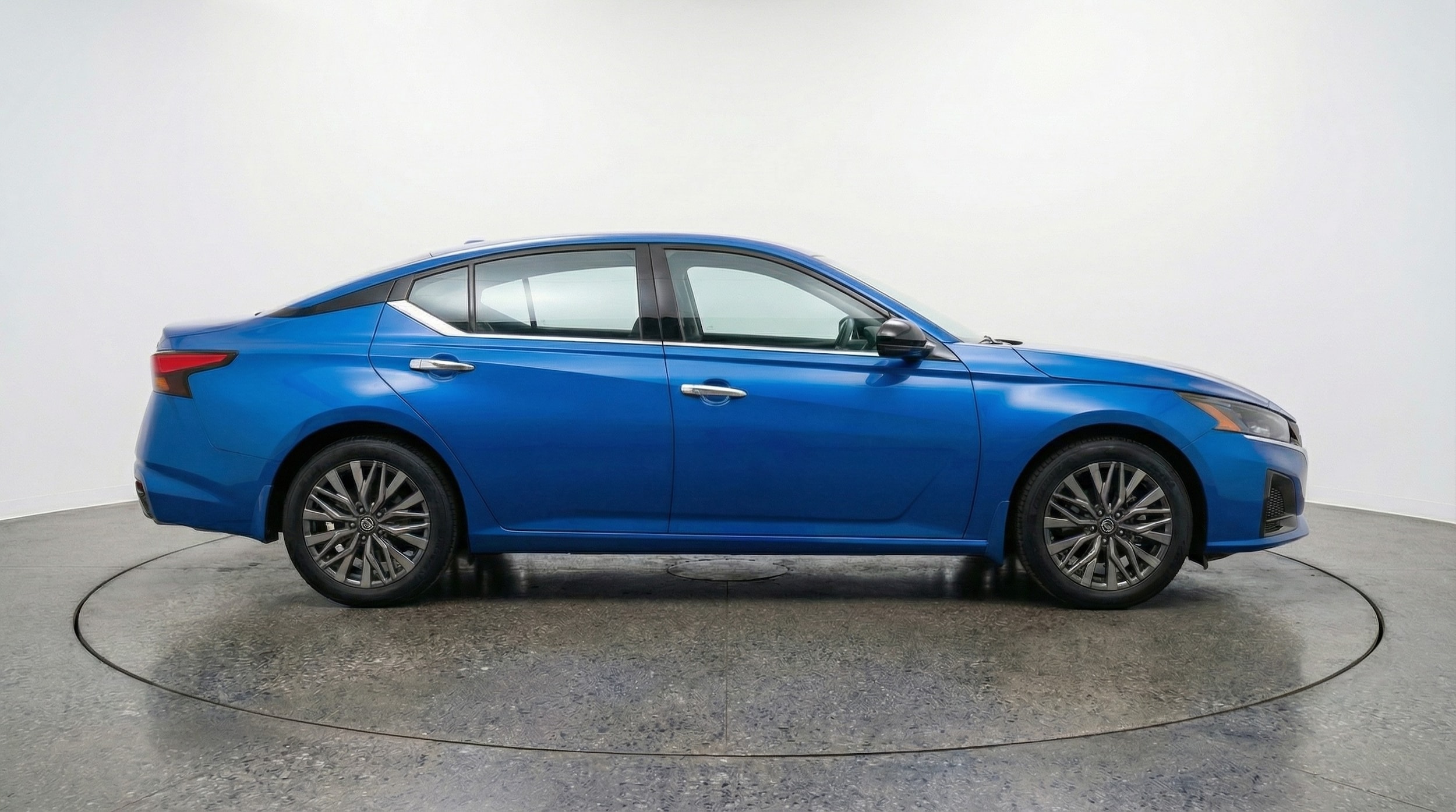 Thumbnail: 2025 Nissan Altima - 8