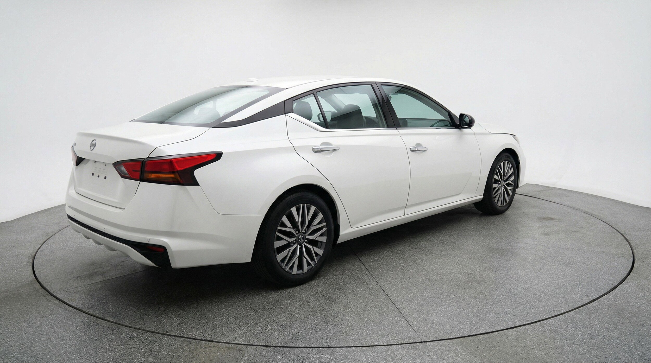 Thumbnail: 2025 Nissan Altima - 9