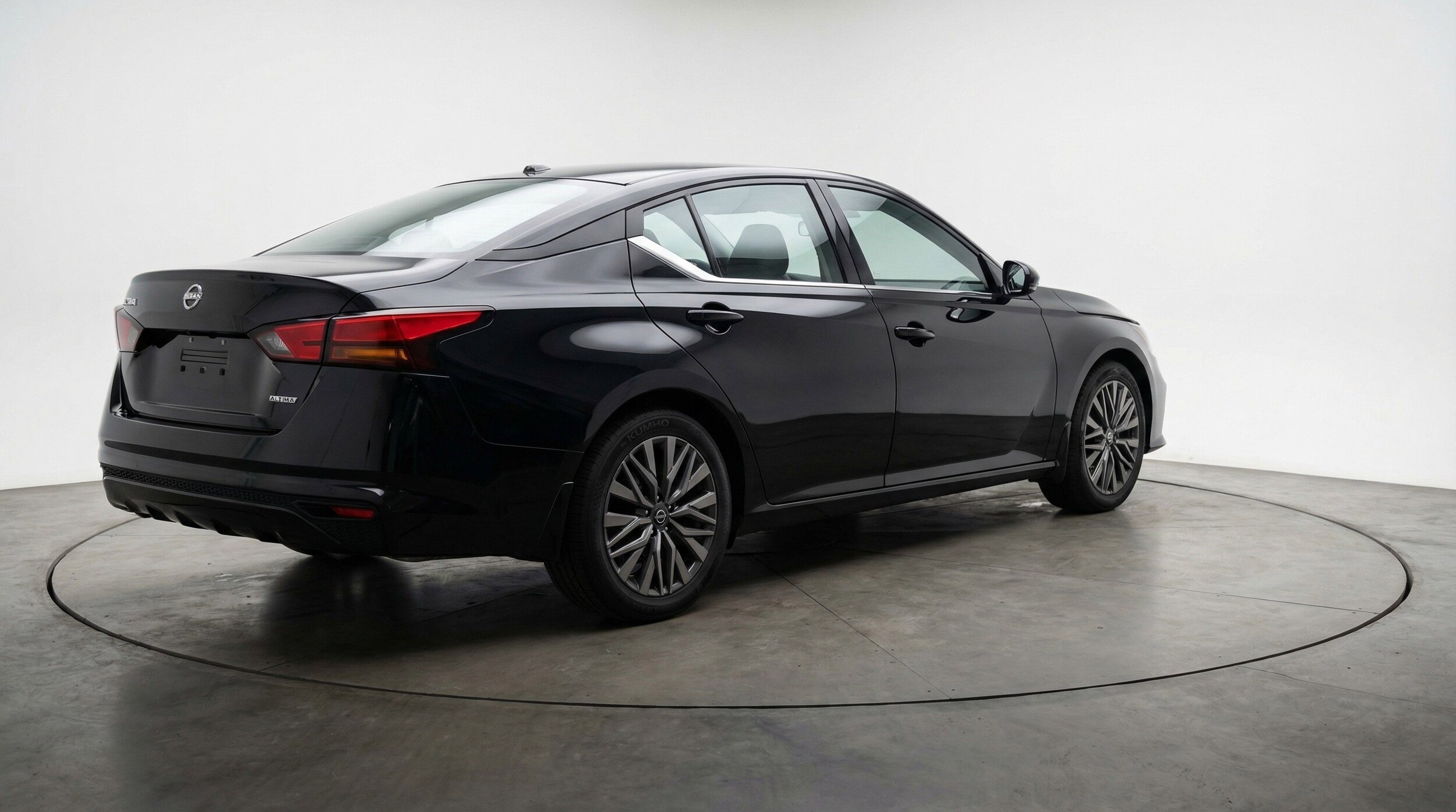 Thumbnail: 2025 Nissan Altima - 9