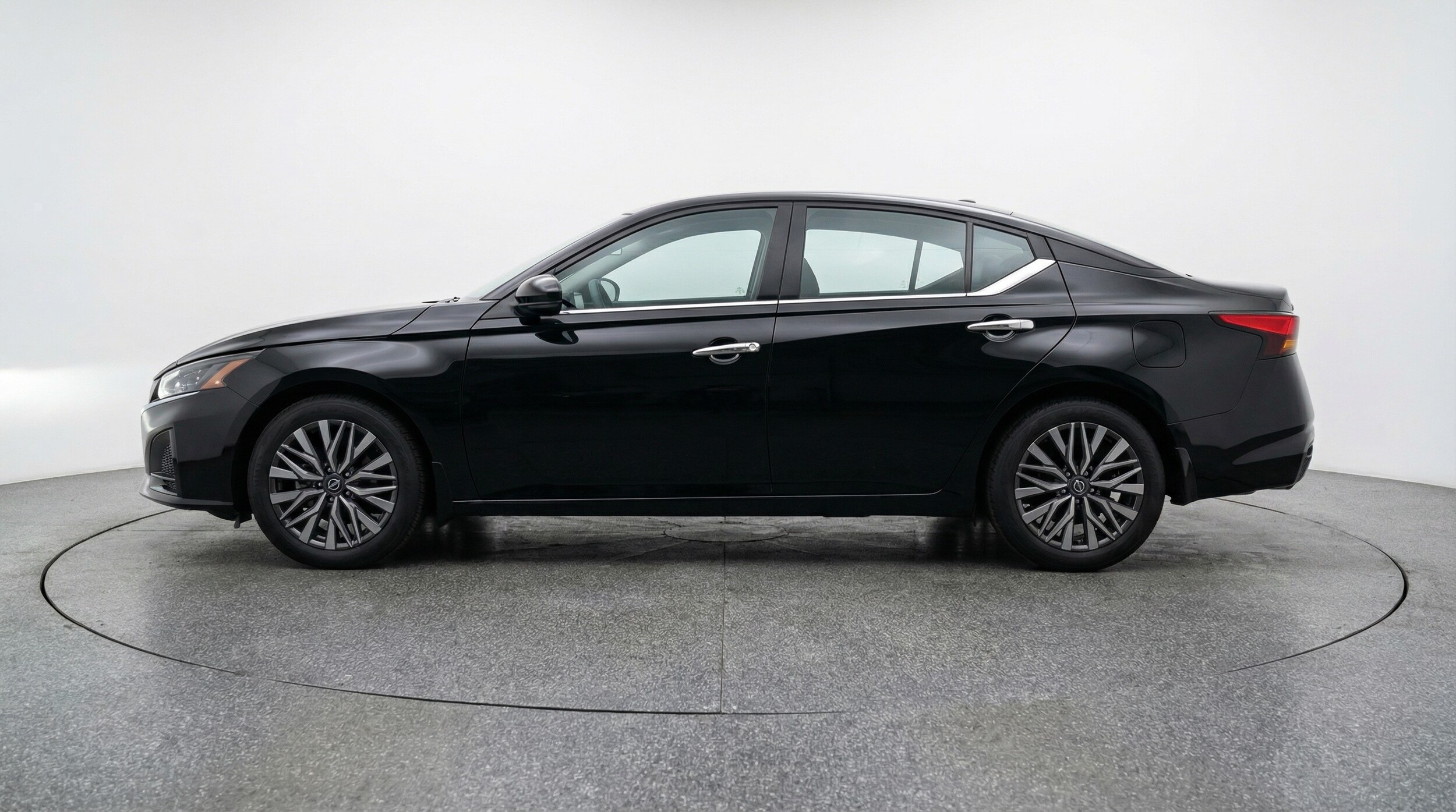 Thumbnail: 2025 Nissan Altima - 4