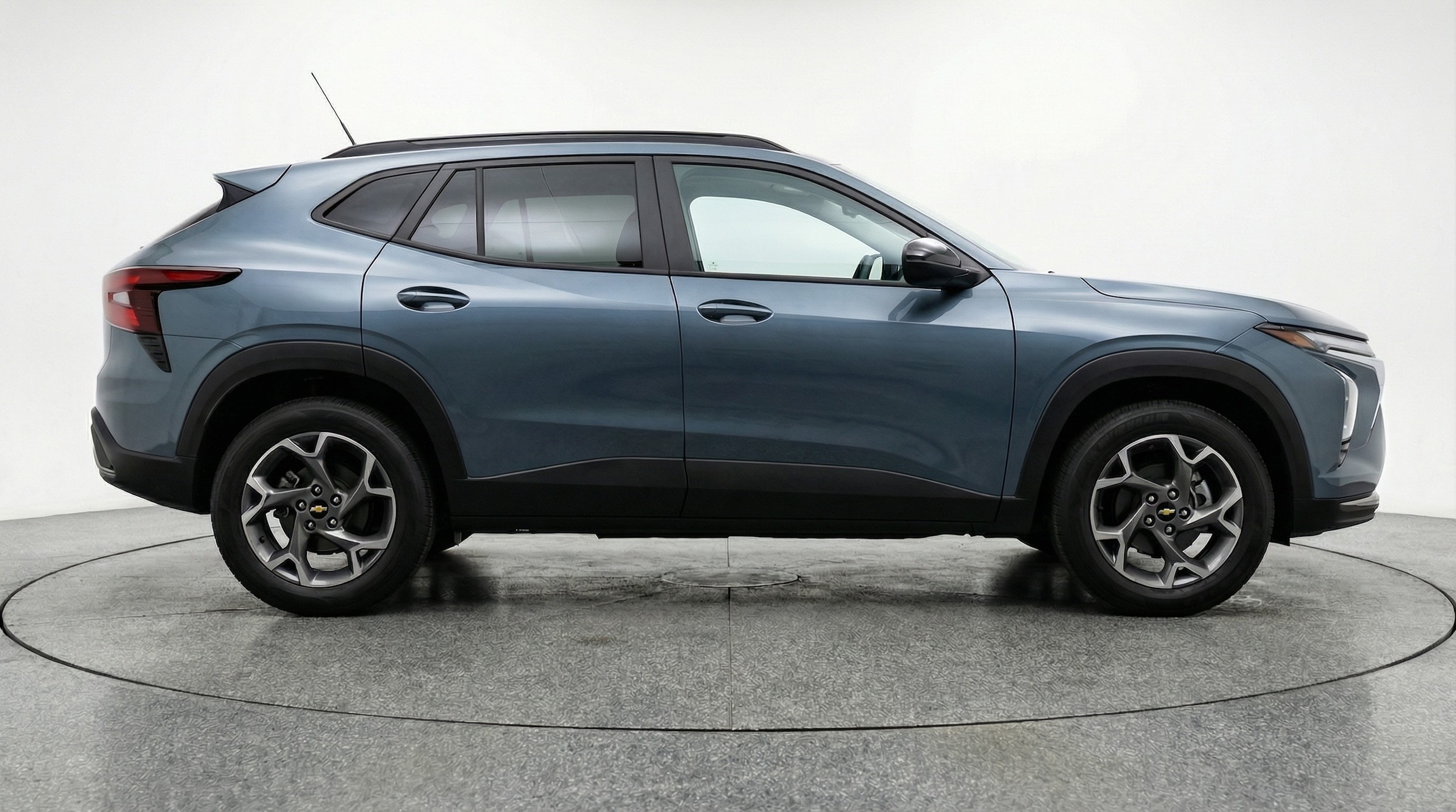 Thumbnail: 2025 Chevrolet Trax - 8