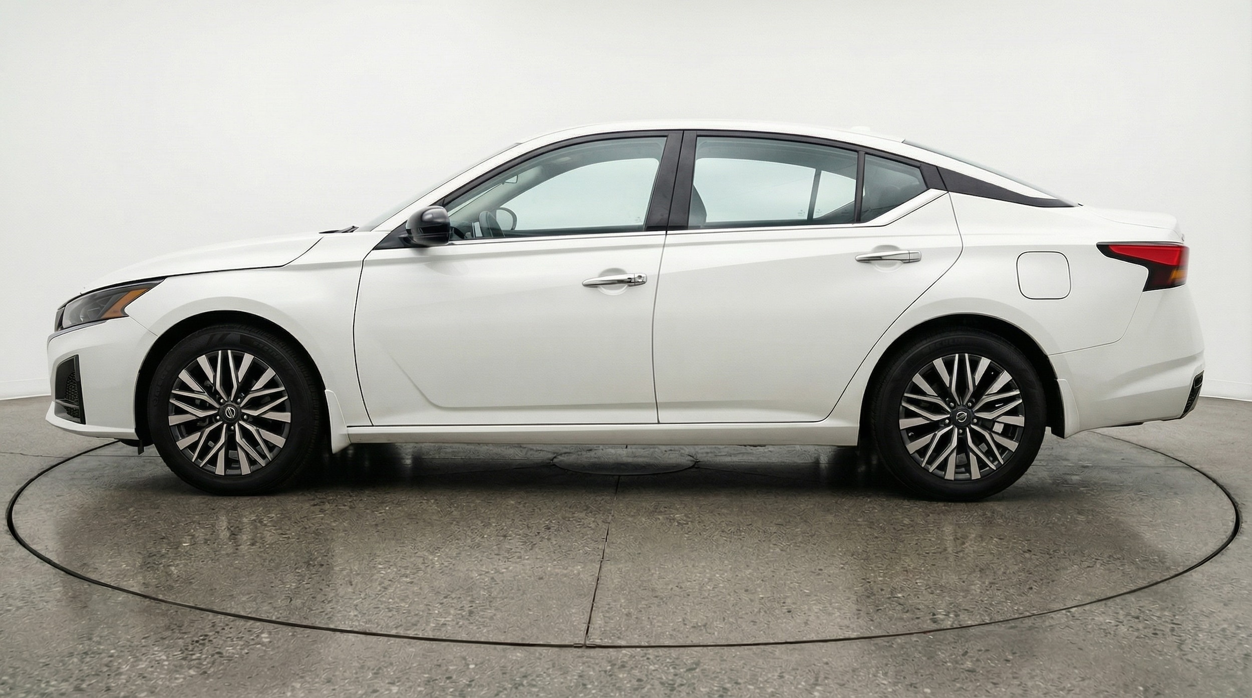 Thumbnail: 2025 Nissan Altima - 4