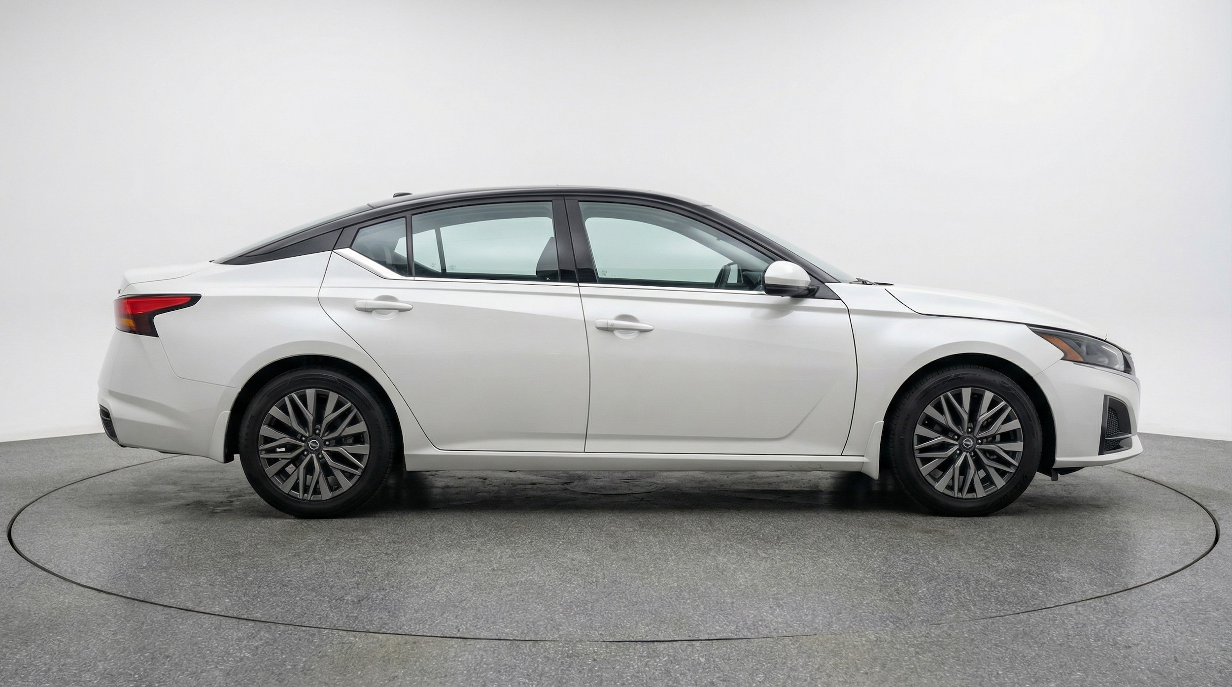 Thumbnail: 2025 Nissan Altima - 8