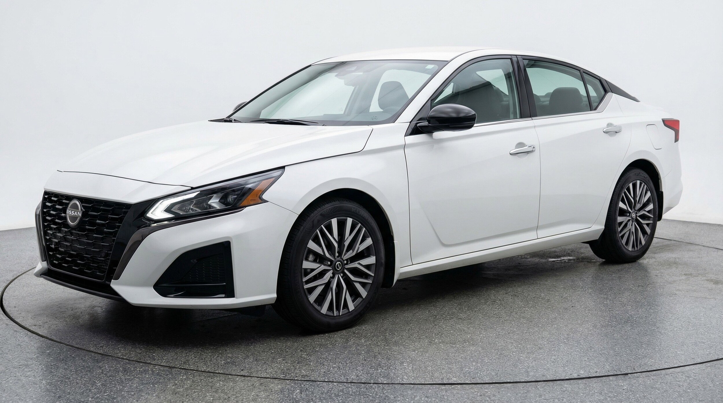 Thumbnail: 2025 Nissan Altima - 3