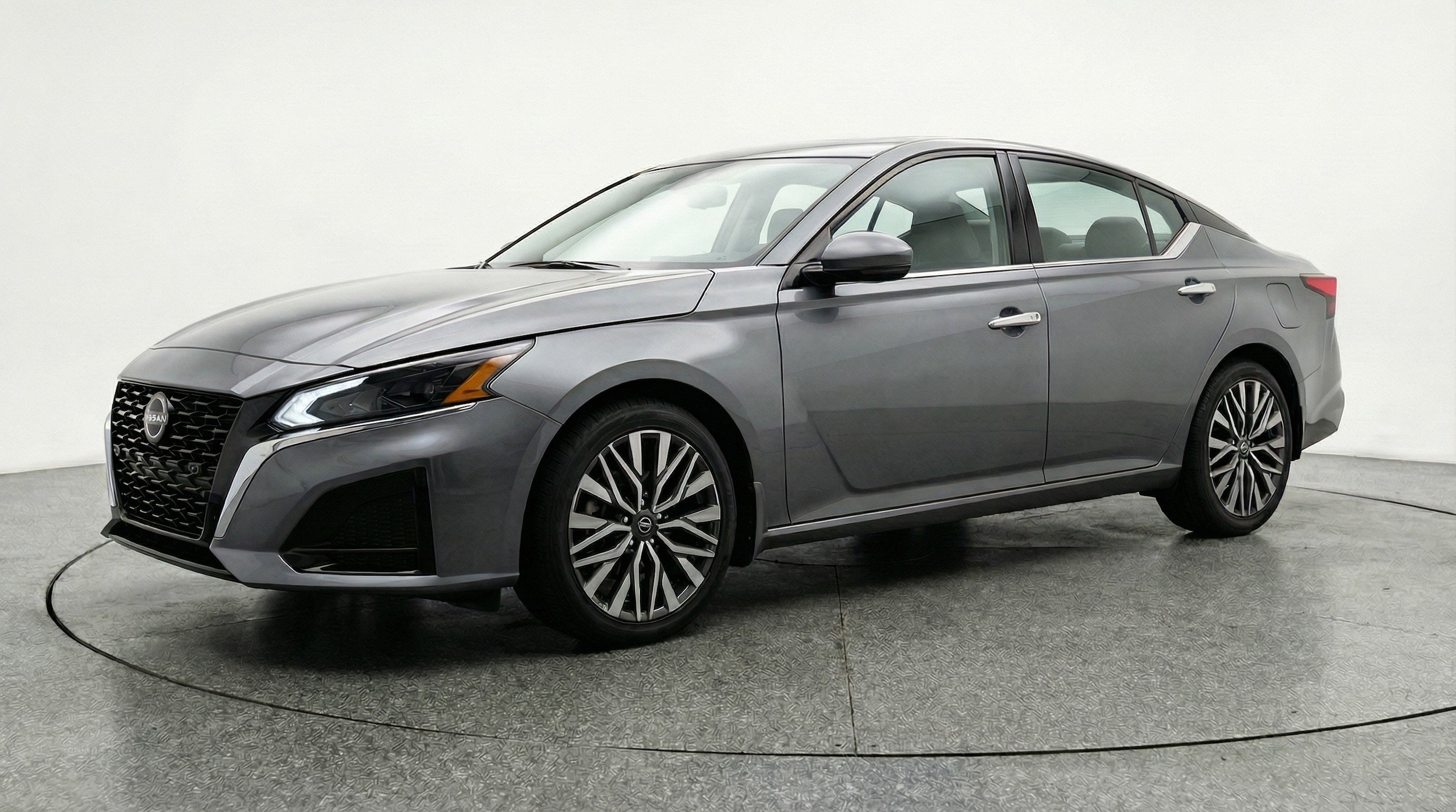 Thumbnail: 2025 Nissan Altima - 3