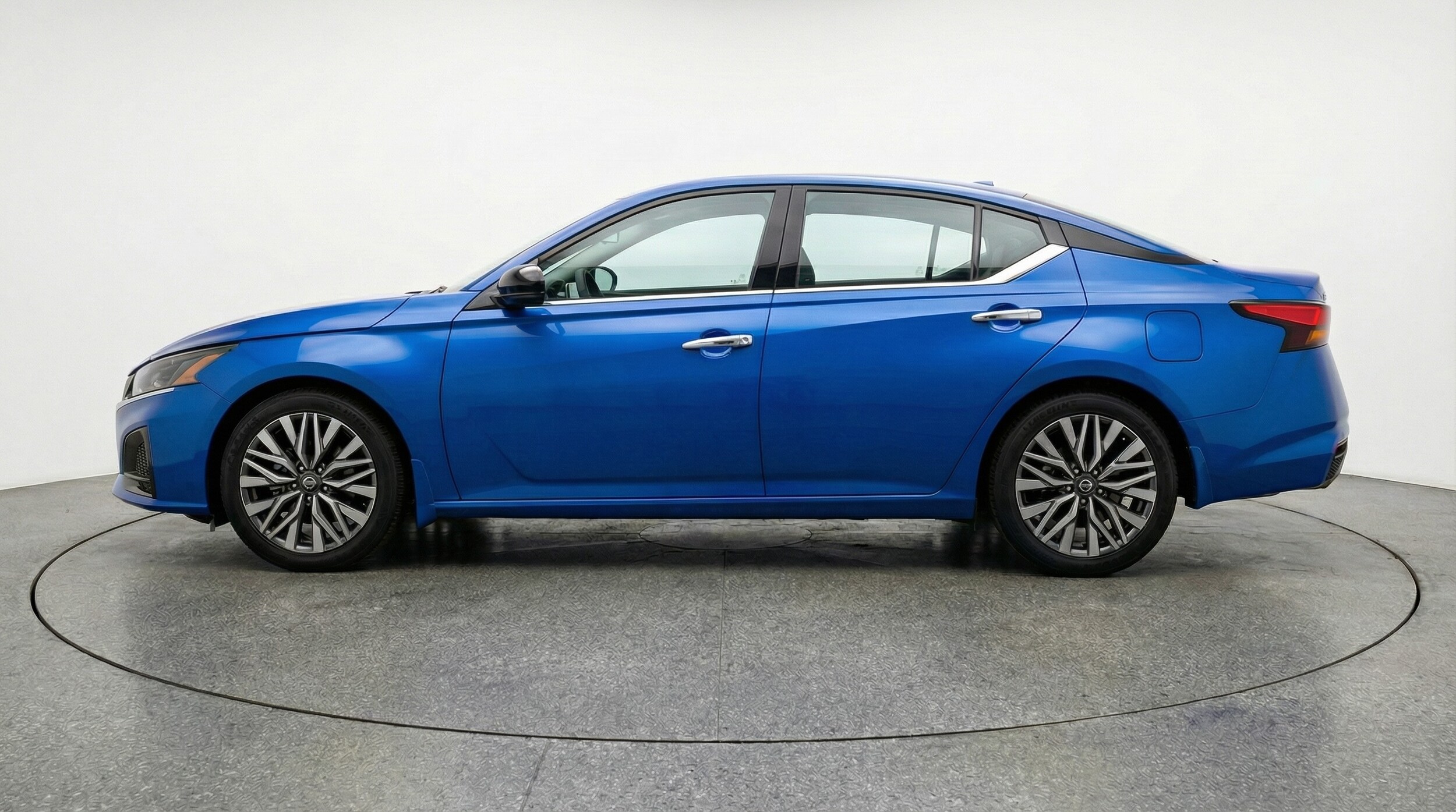 Thumbnail: 2025 Nissan Altima - 4