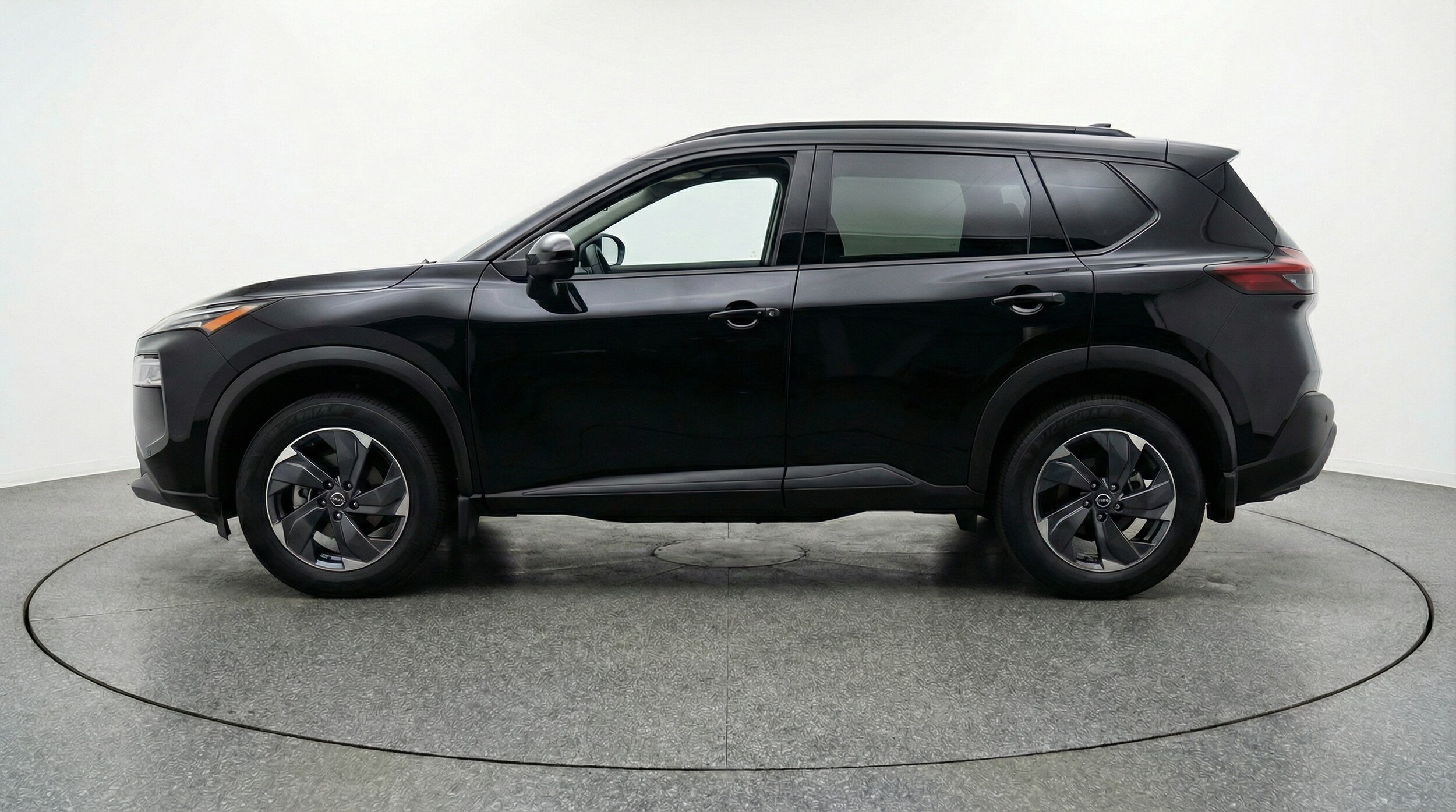 Thumbnail: 2025 Nissan Rogue - 4