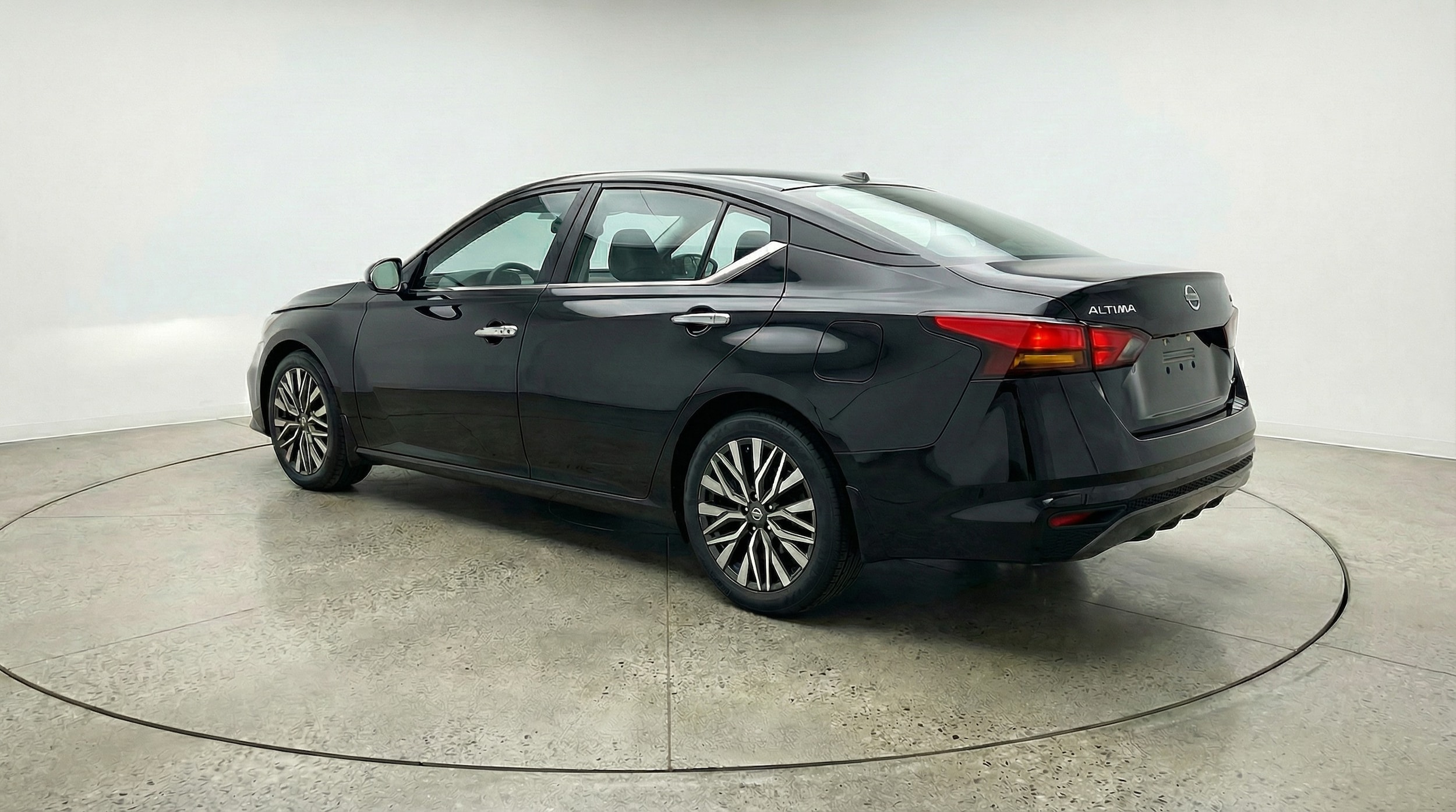 Thumbnail: 2025 Nissan Altima - 5