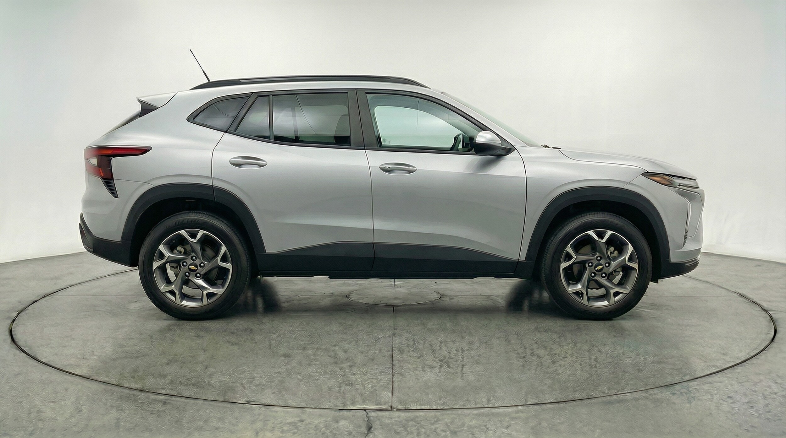 Thumbnail: 2025 Chevrolet Trax - 8