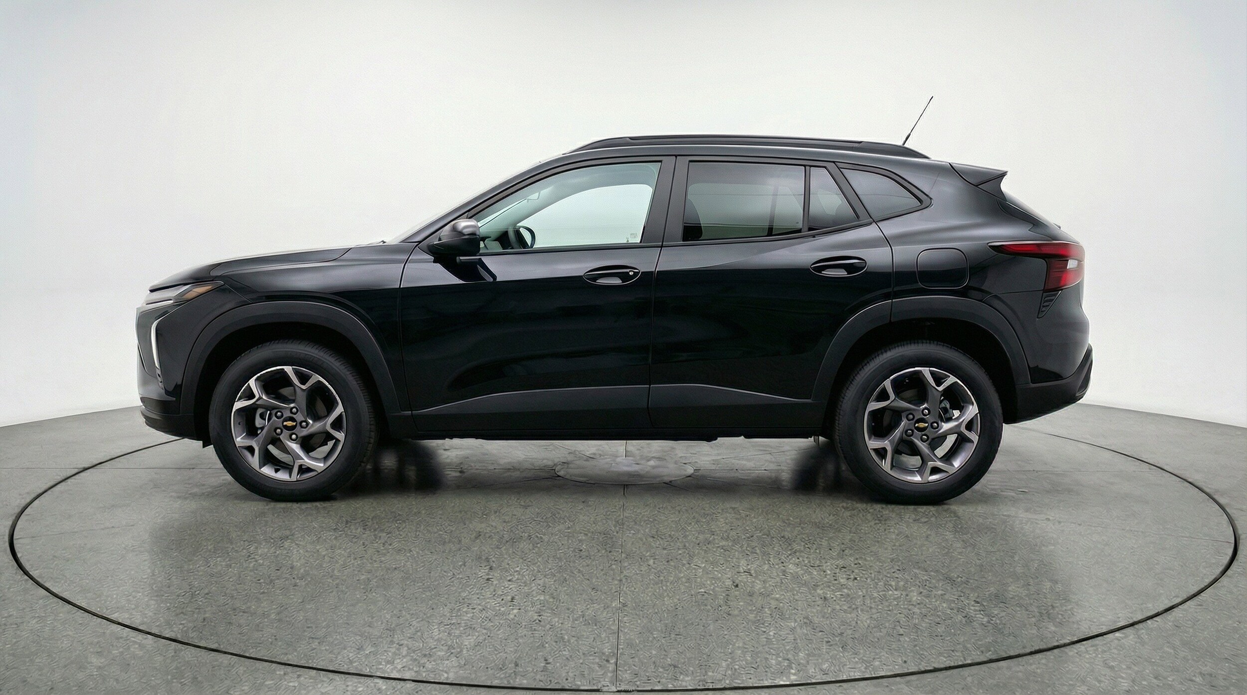 Thumbnail: 2025 Chevrolet Trax - 5