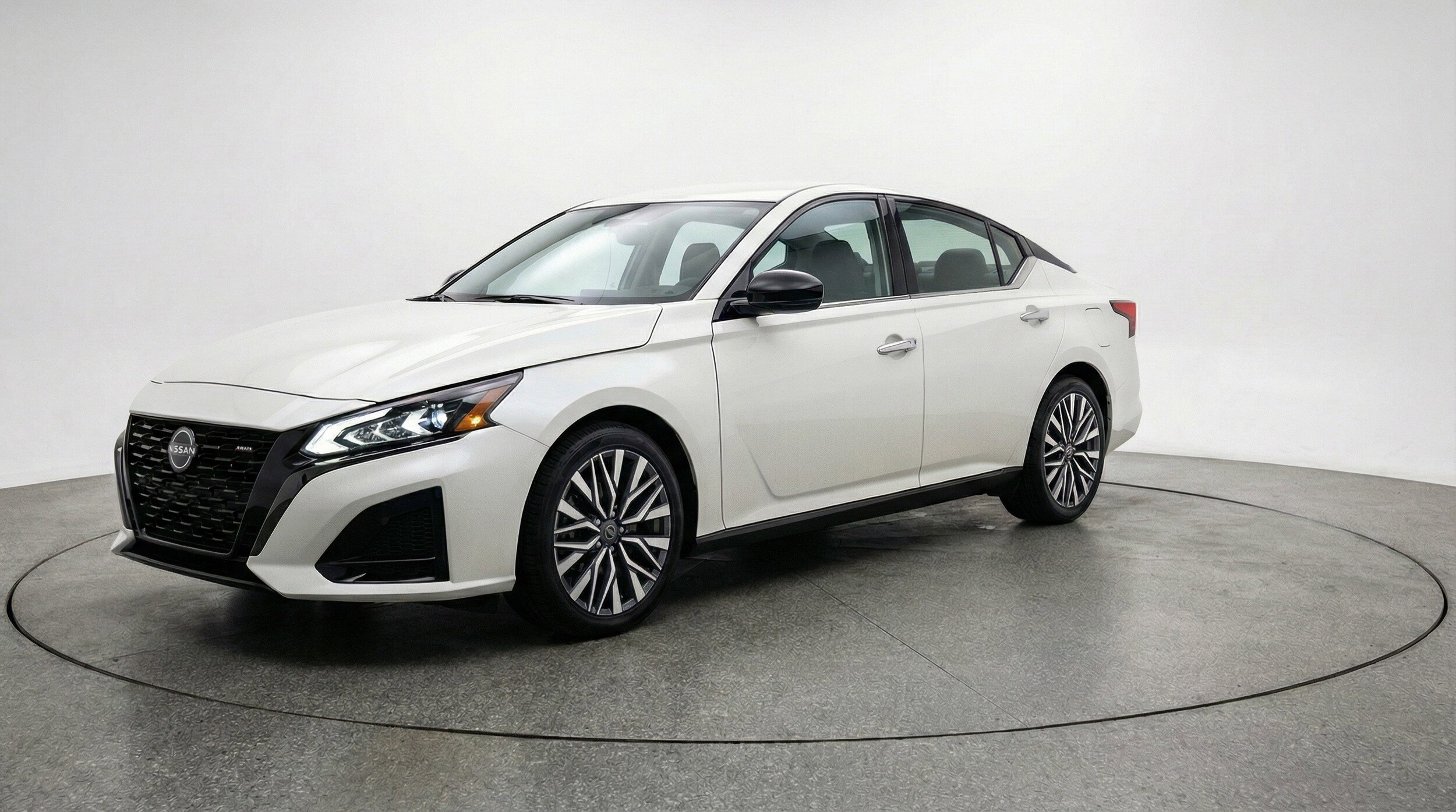 Thumbnail: 2025 Nissan Altima - 3