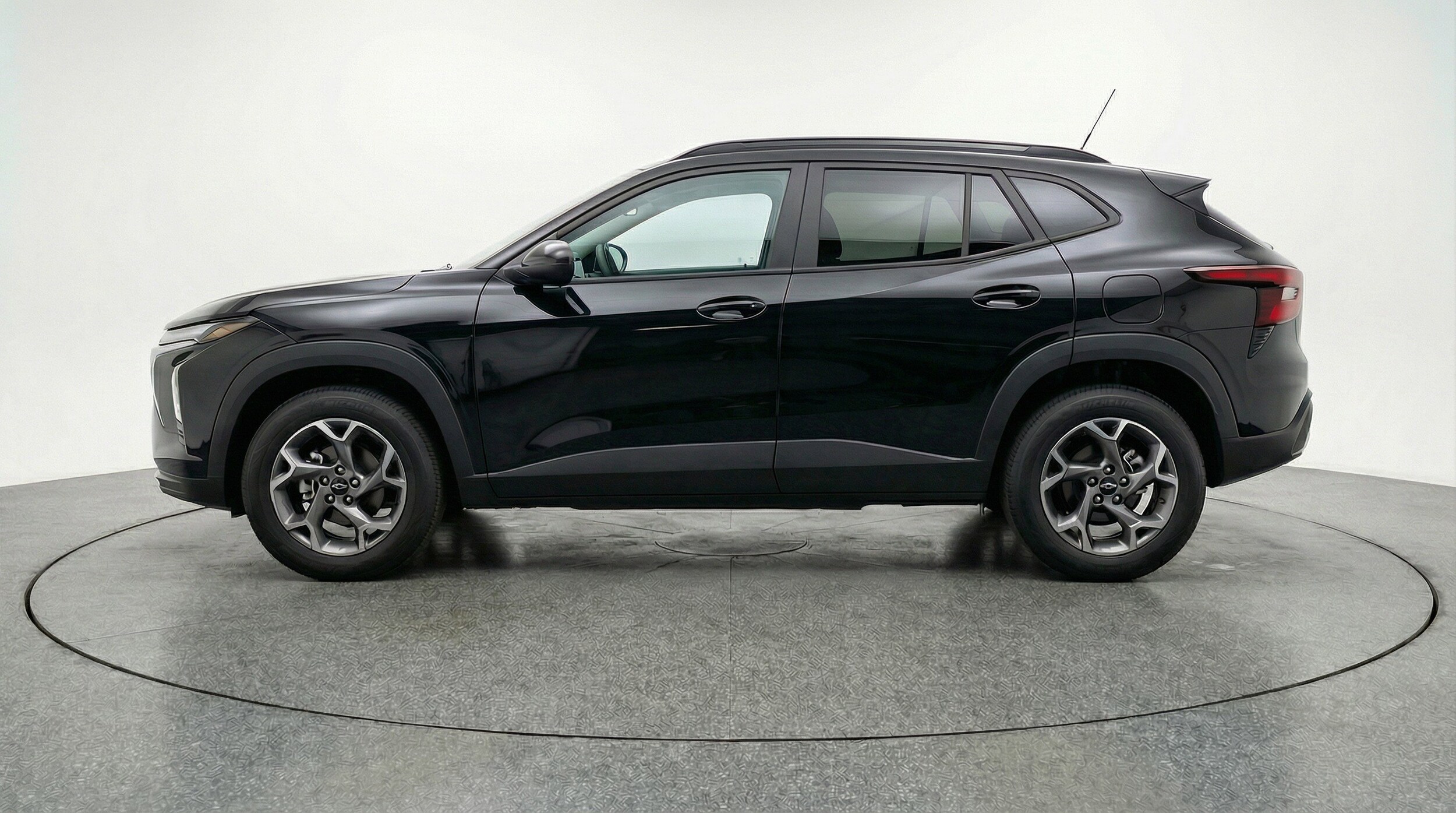 Thumbnail: 2025 Chevrolet Trax - 5