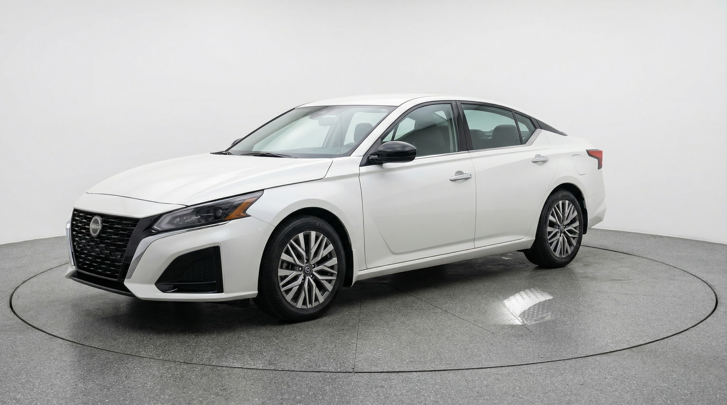 Thumbnail: 2025 Nissan Altima - 3